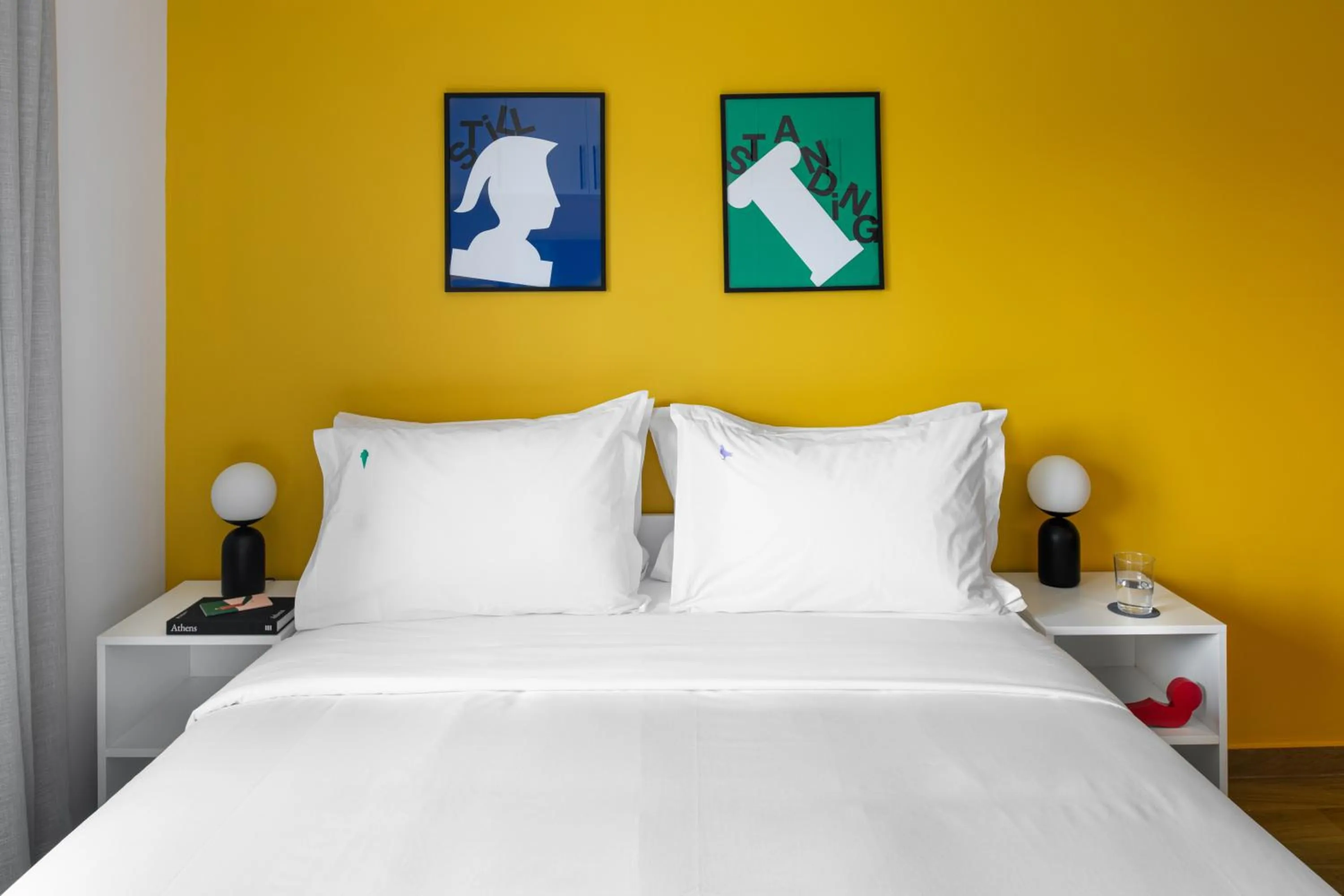 Bedroom, Bed in Fits Living