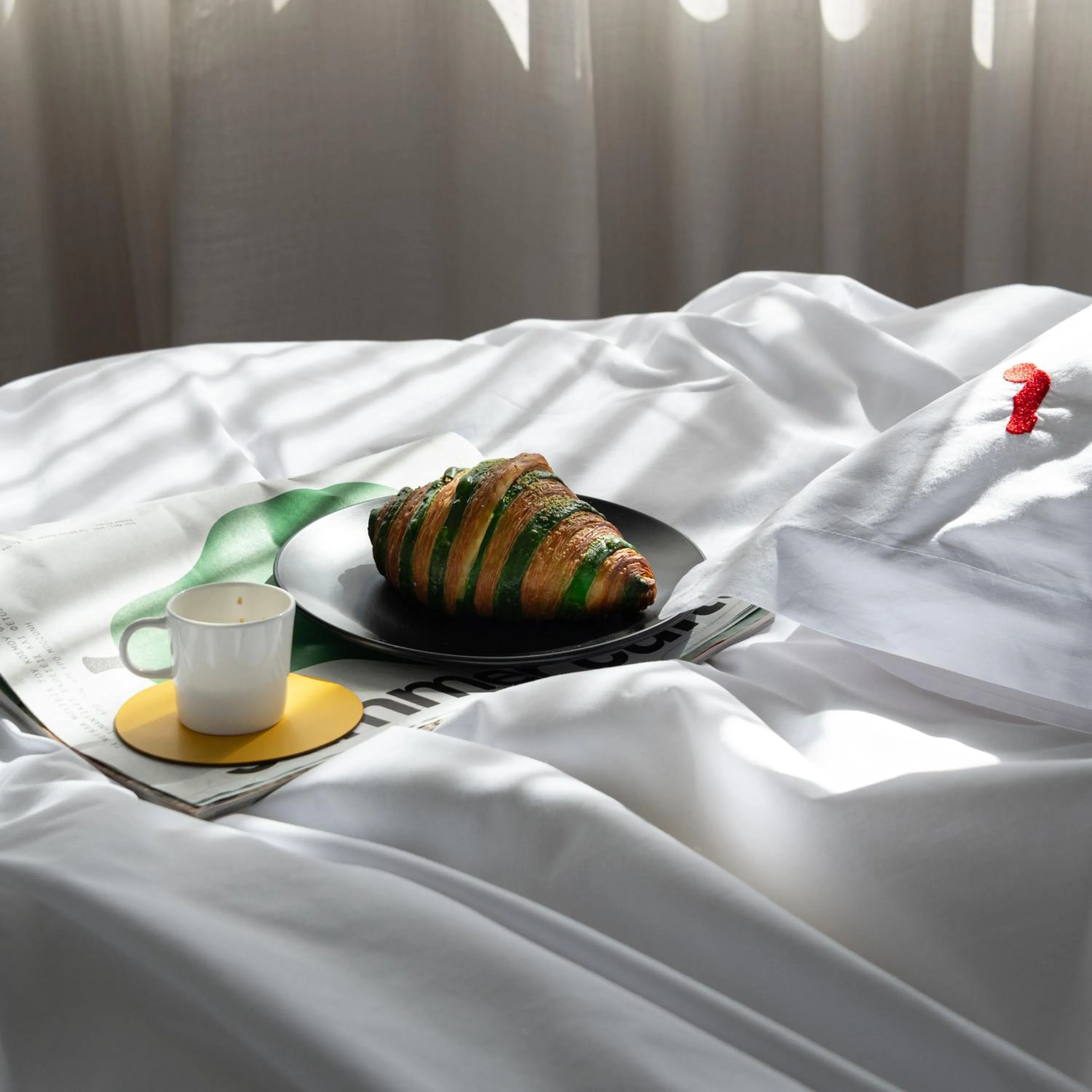 Bedroom, Bed in Fits Living