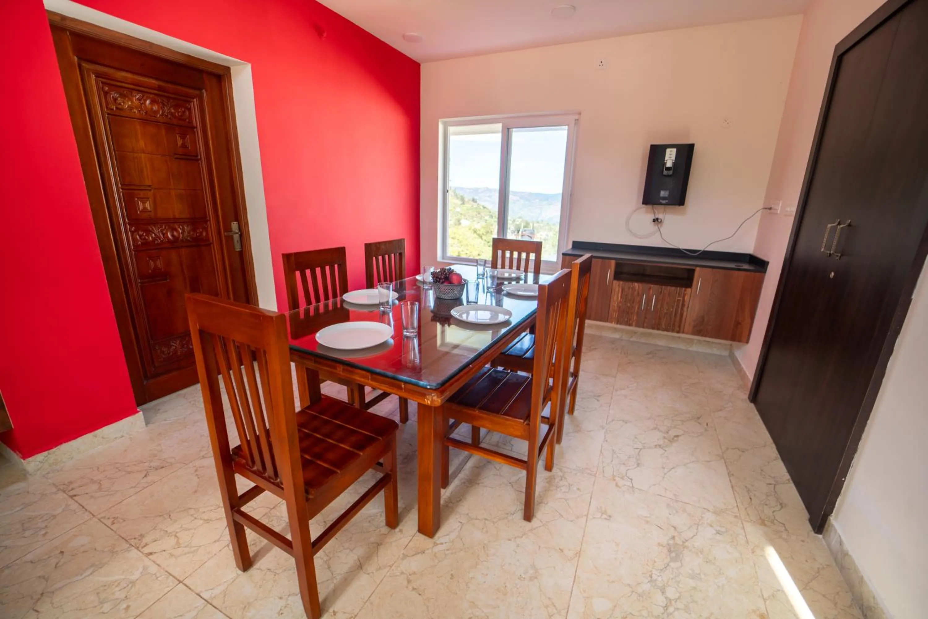 Kitchen or kitchenette in Queen's Hotel Mount garden Kodaikanal