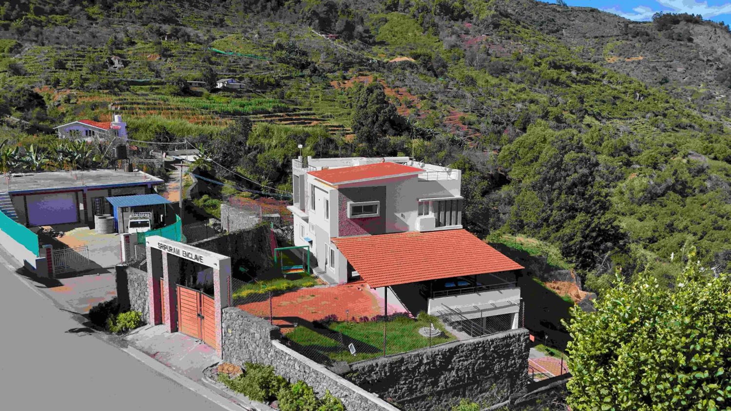 Property building in Queen's Hotel Mount garden Kodaikanal