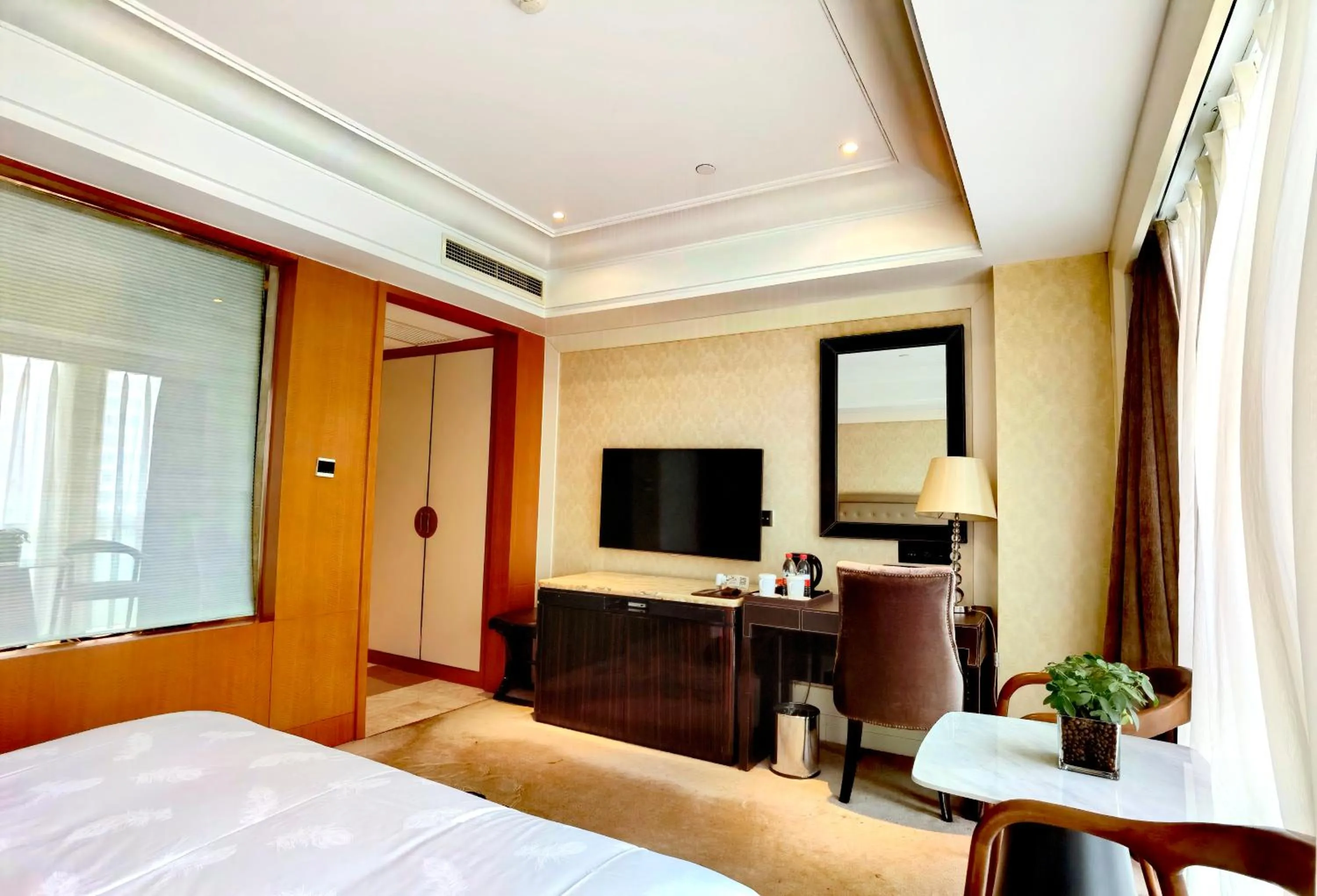 Communal lounge/ TV room, Bed in Days Inn by Wyndham Beijing Haidian