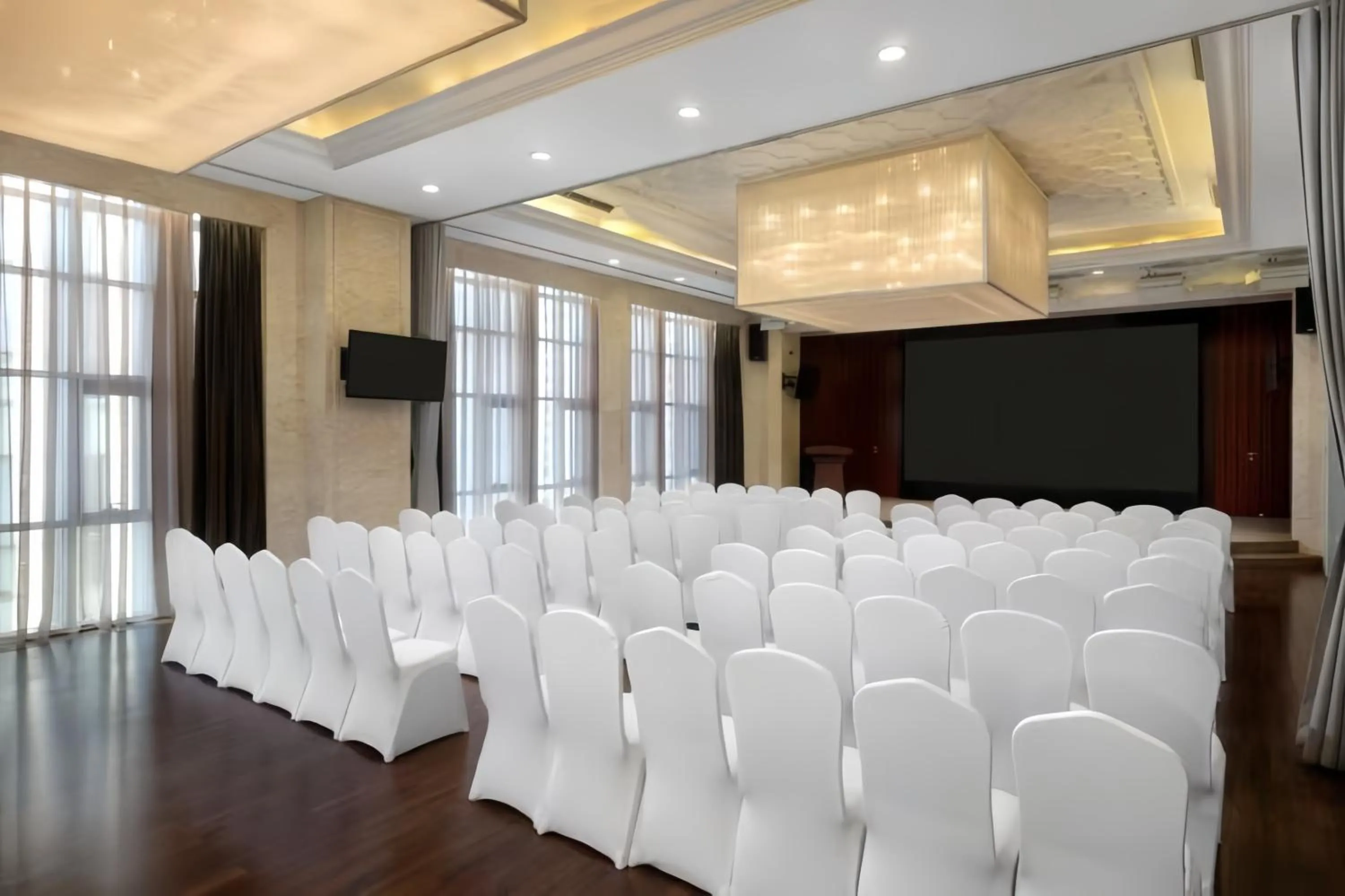 Meeting/conference room in Days Inn by Wyndham Beijing Haidian