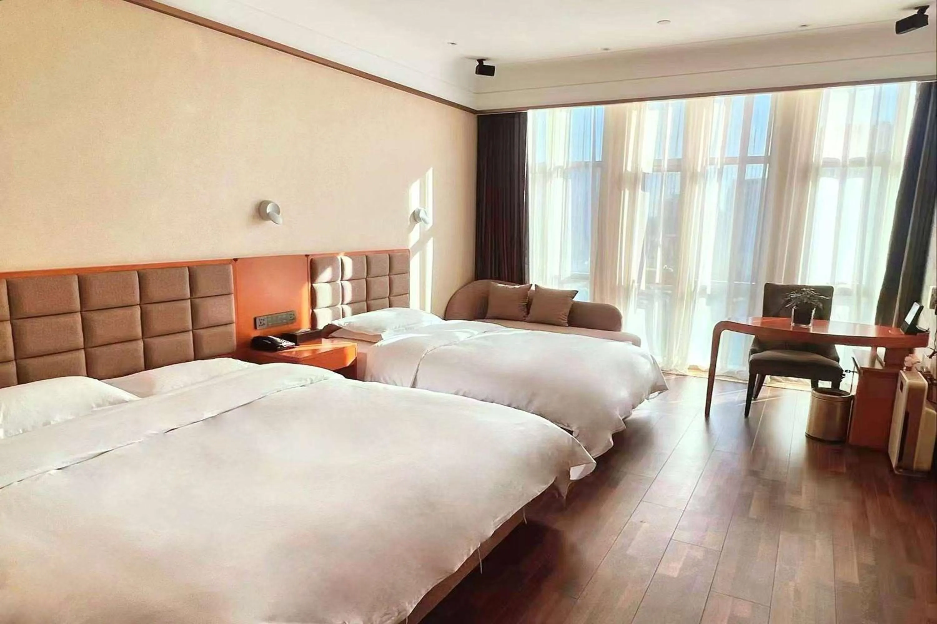 Photo of the whole room, Bed in Days Inn by Wyndham Beijing Haidian