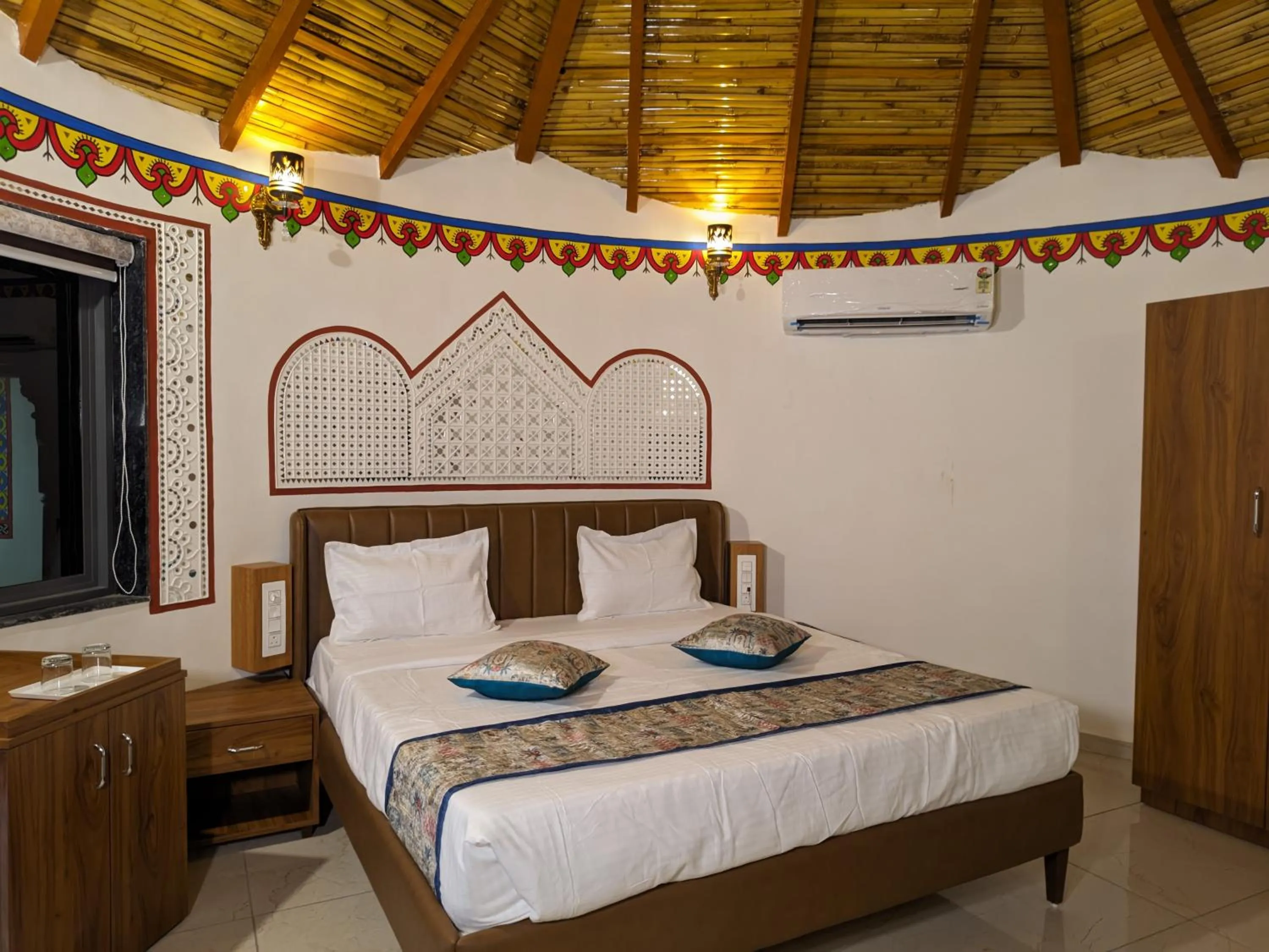 Bed in Heritage Resort Dholavira