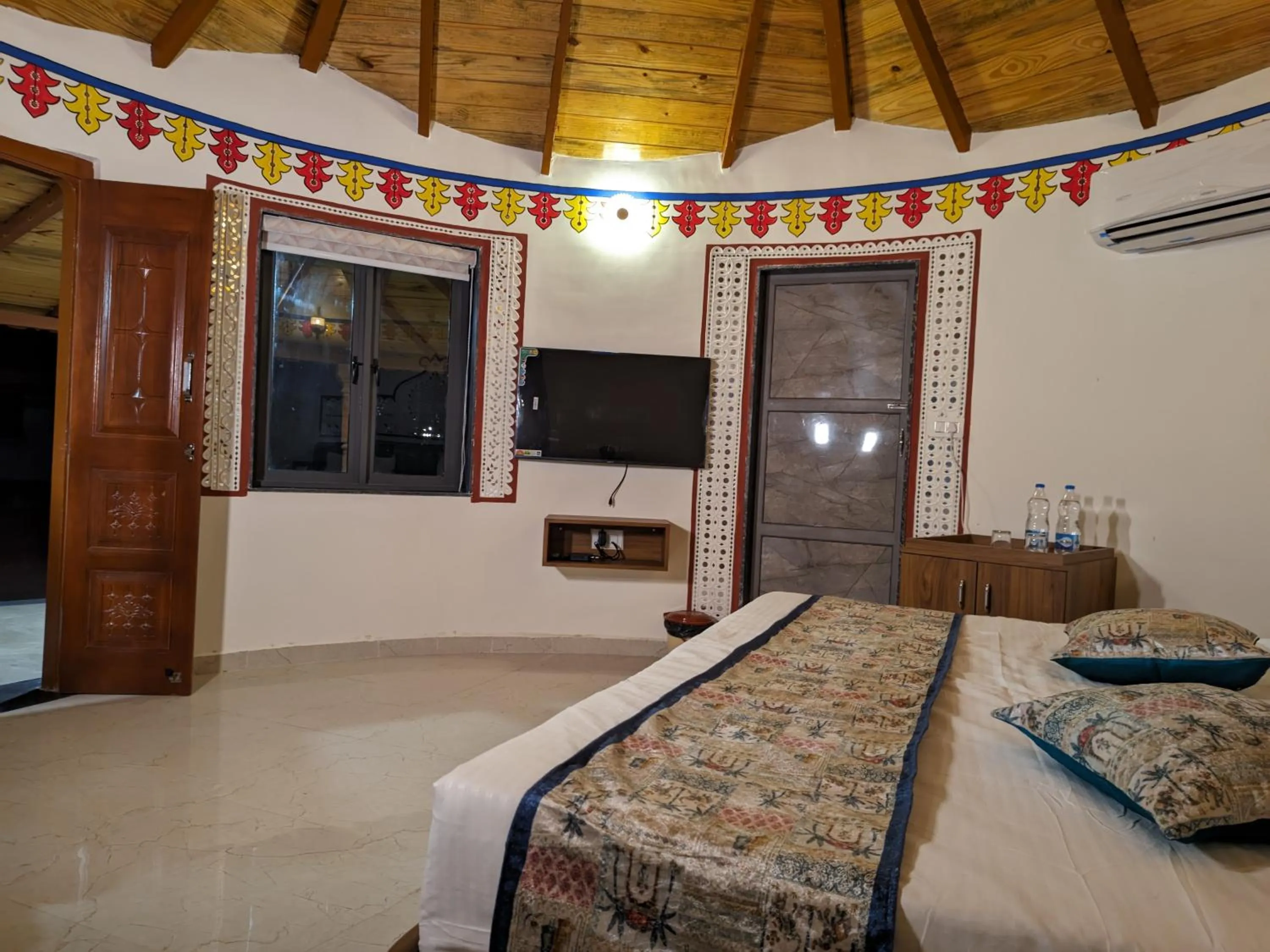 Bed in Heritage Resort Dholavira