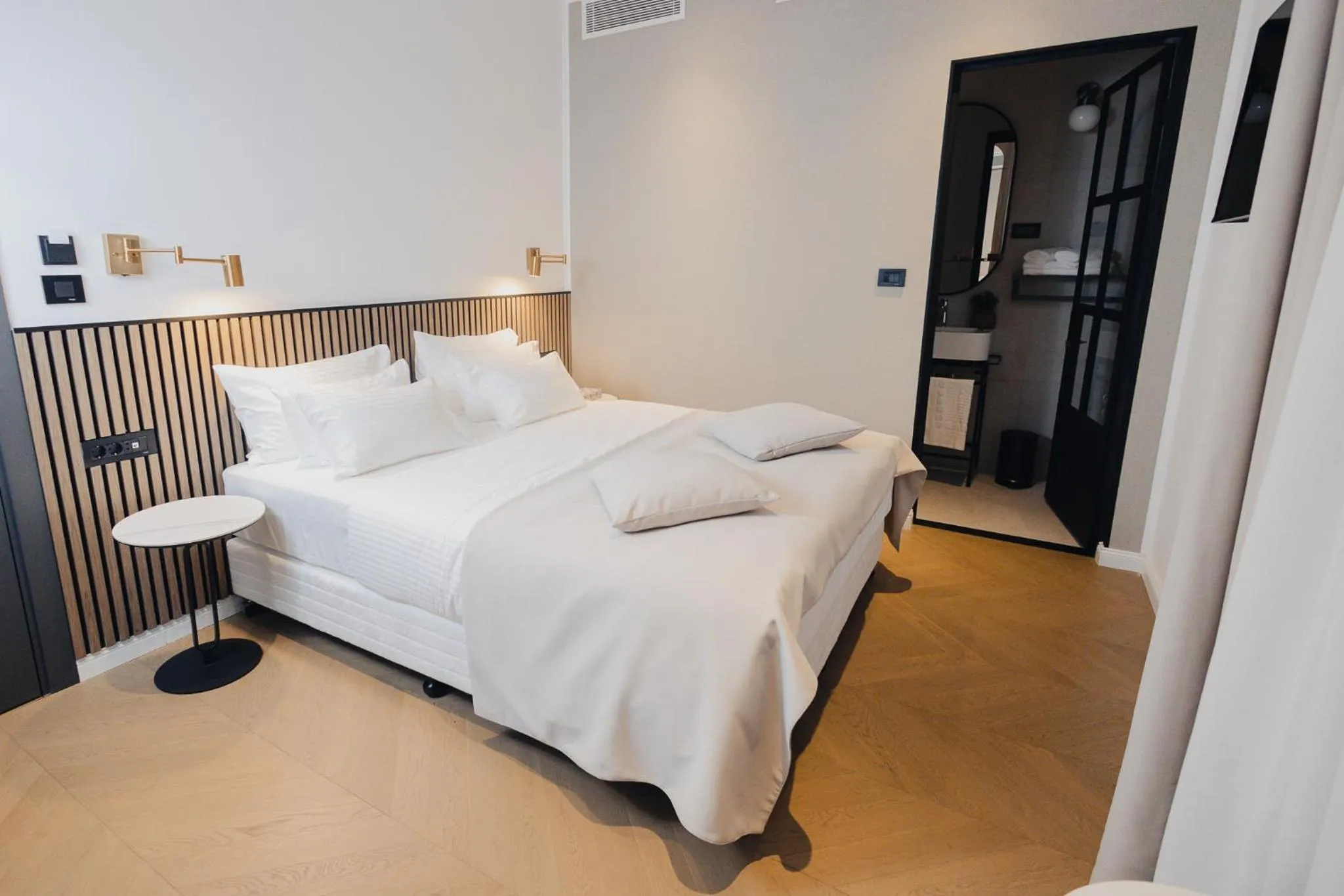 Bed in Hotel Flaneur