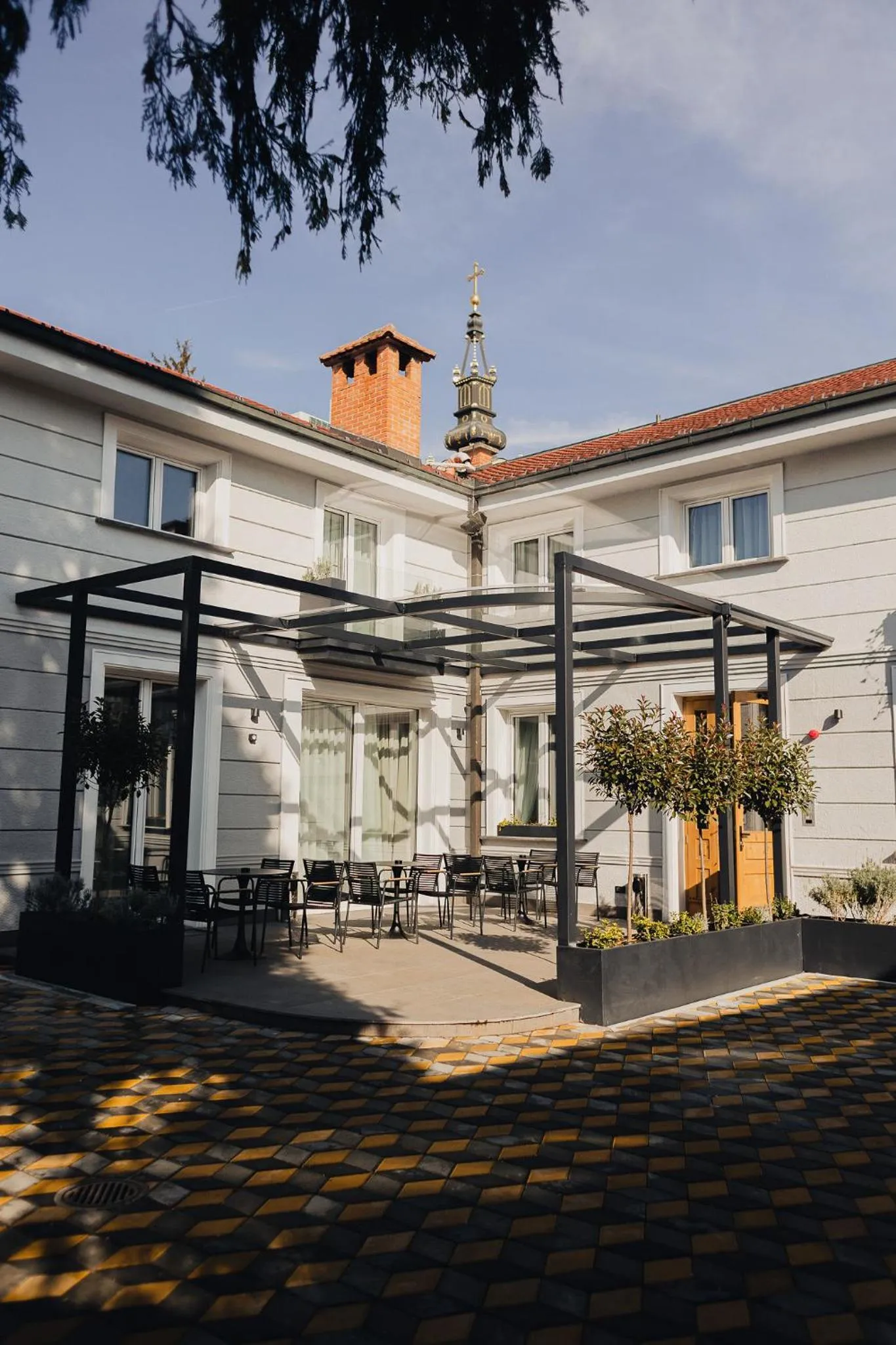 Property building in Hotel Flaneur