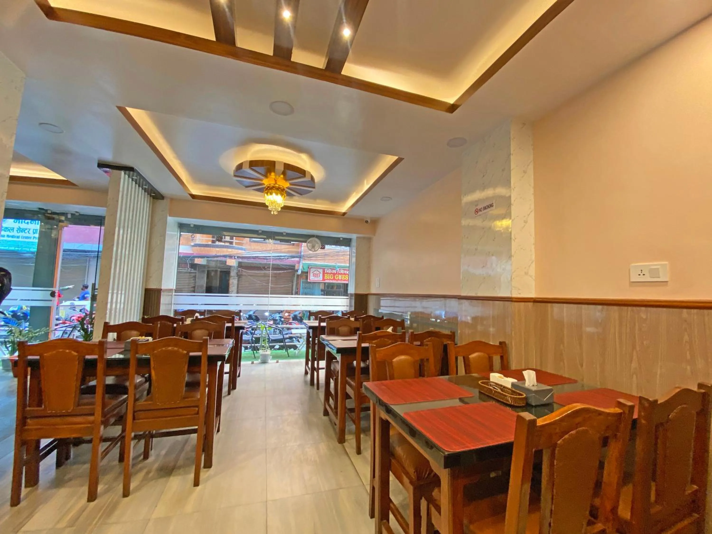 Restaurant/places to eat in Hotel Resunga Arjun