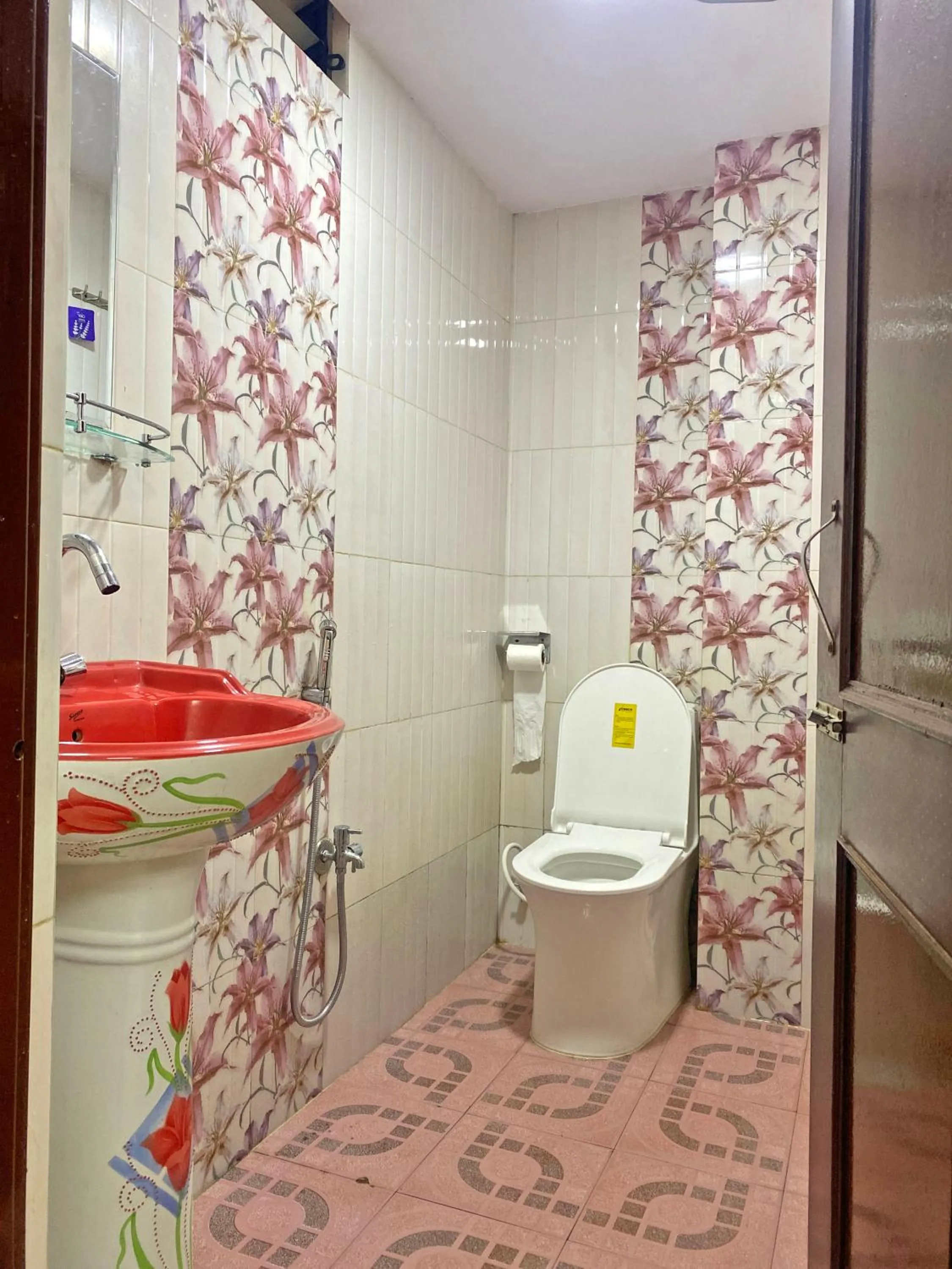 Shower in Hotel Resunga Arjun