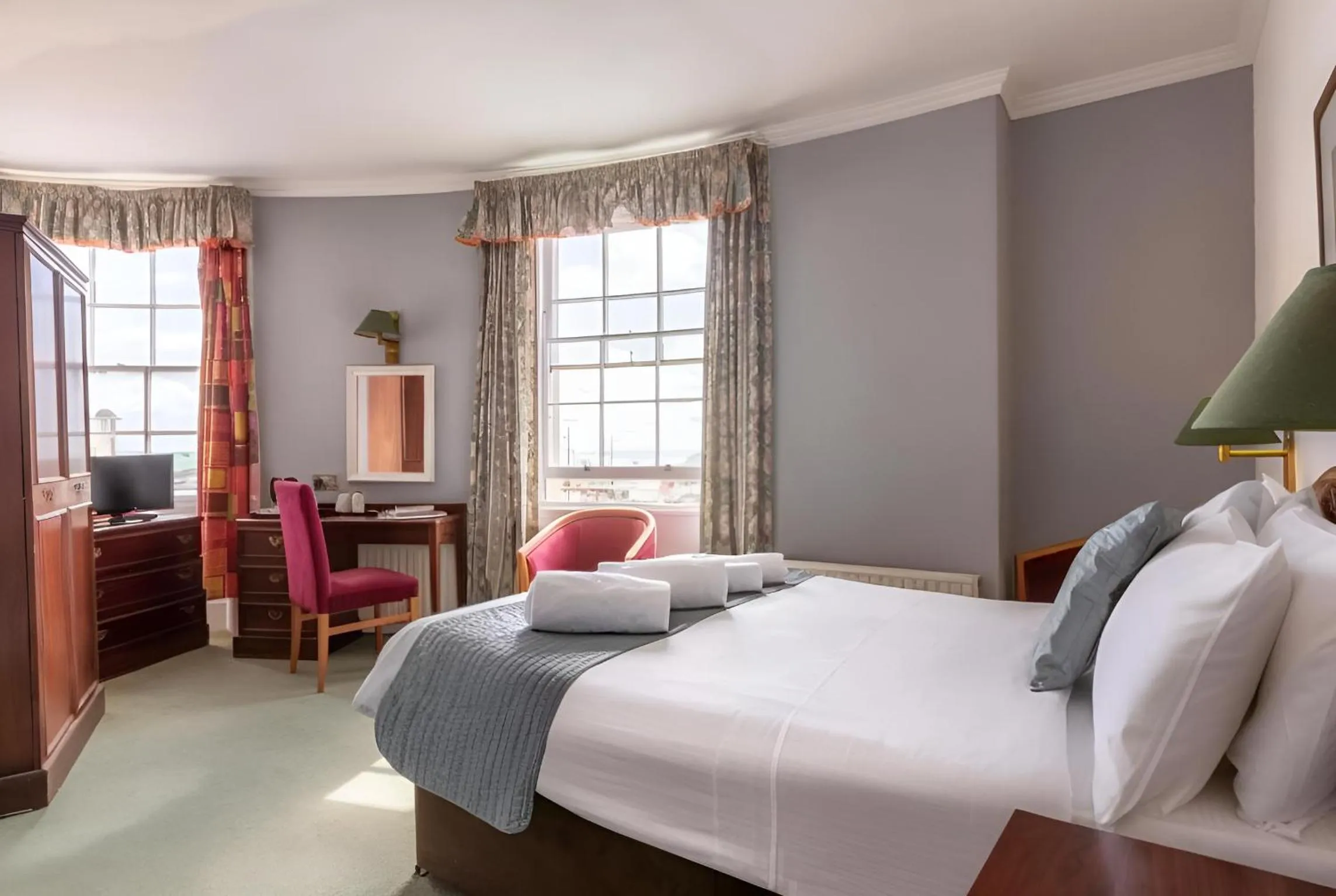 Bed in The Carlton Hotel