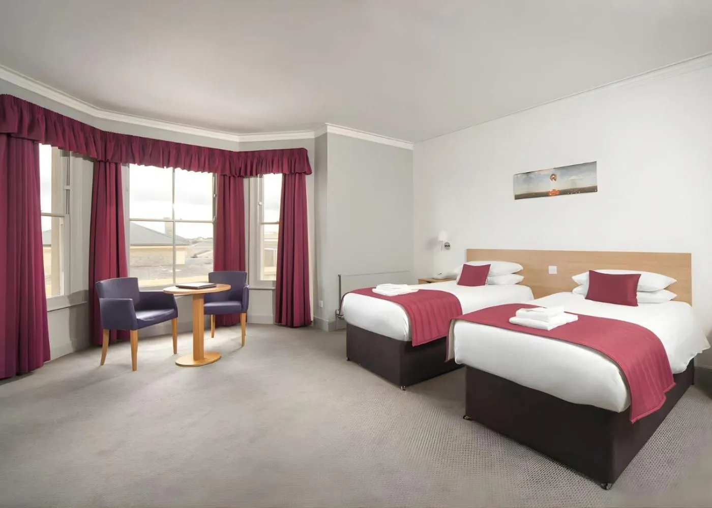 Bedroom, Bed in The Carlton Hotel