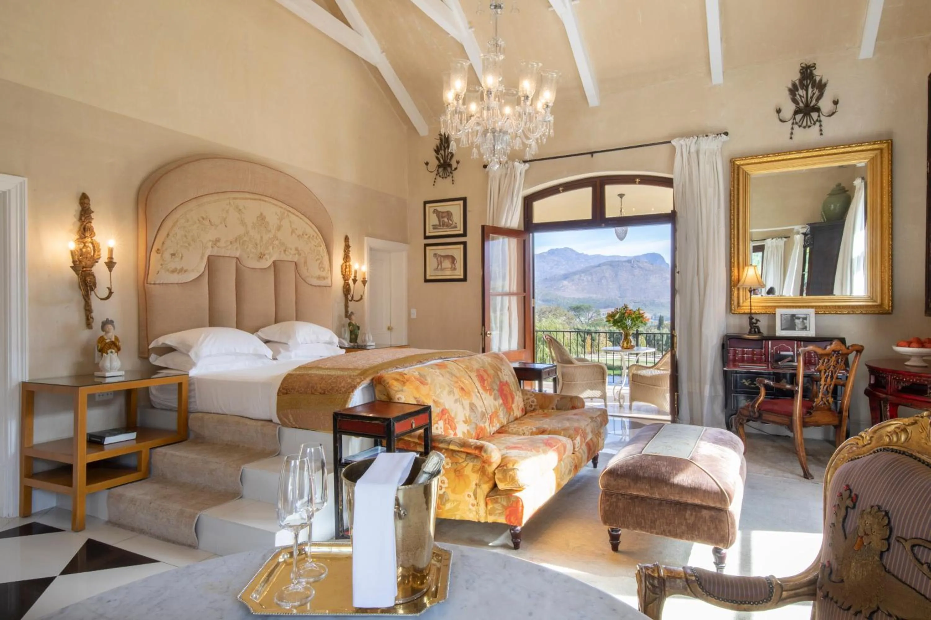 Photo of the whole room, Bed in La Residence