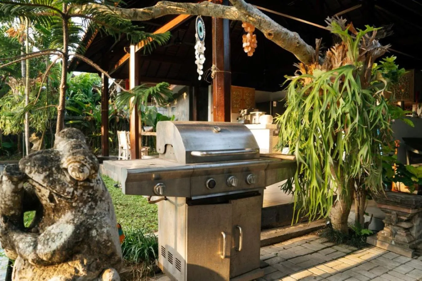 BBQ facilities in Ubud Backpacker Hostel