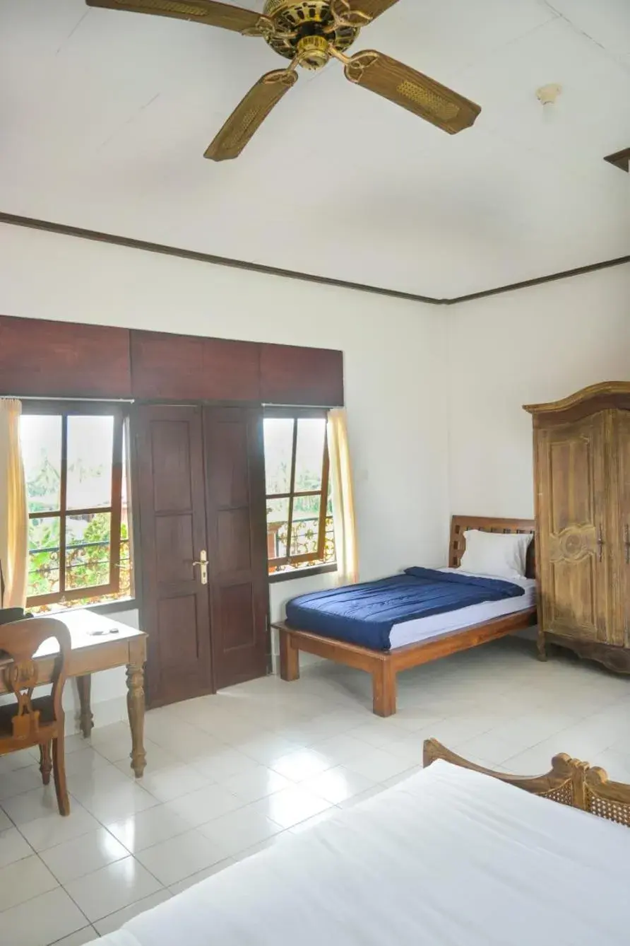Deluxe Double Room in Ubud Backpacker Hostel Deluxe Double Room in Ubud Backpacker Hostel