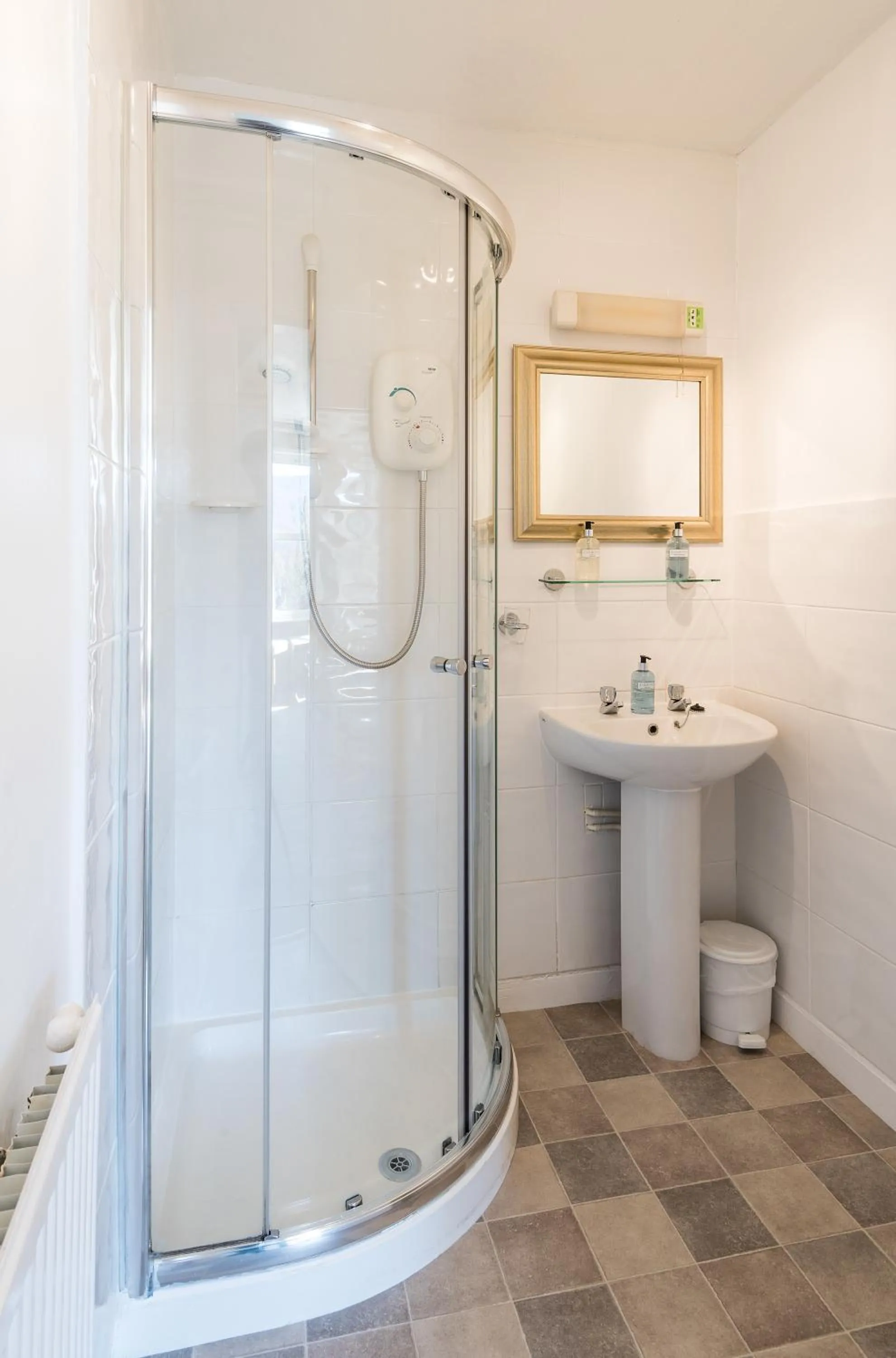 Bathroom in Derrybeg Bed and Breakfast