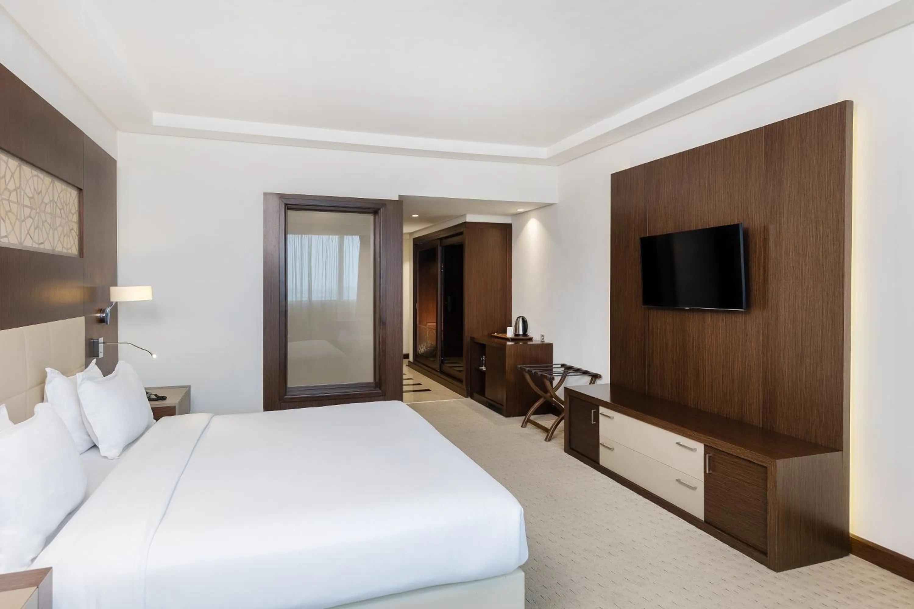 Bedroom, Bed in Radisson Blu Hotel & Convention Center, Tunis