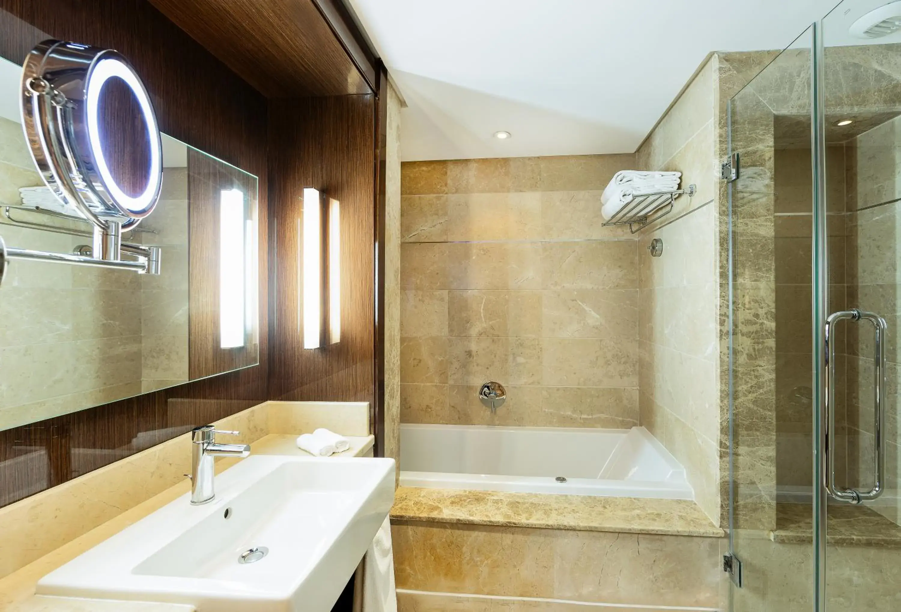 Junior Suite - Lounge Access in Radisson Blu Hotel & Convention Center, Tunis Junior Suite - Lounge Access in Radisson Blu Hotel & Convention Center, Tunis