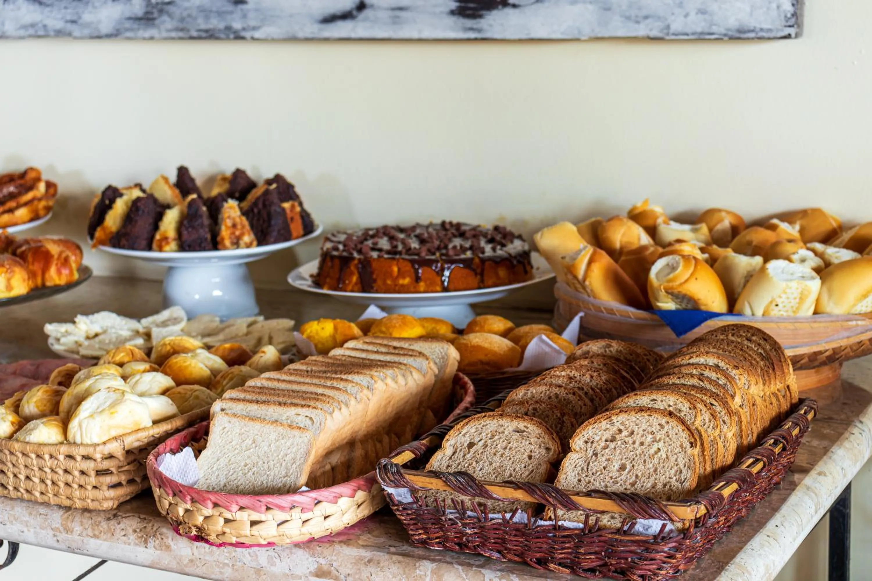 Food and drinks in La Proeza Pousada