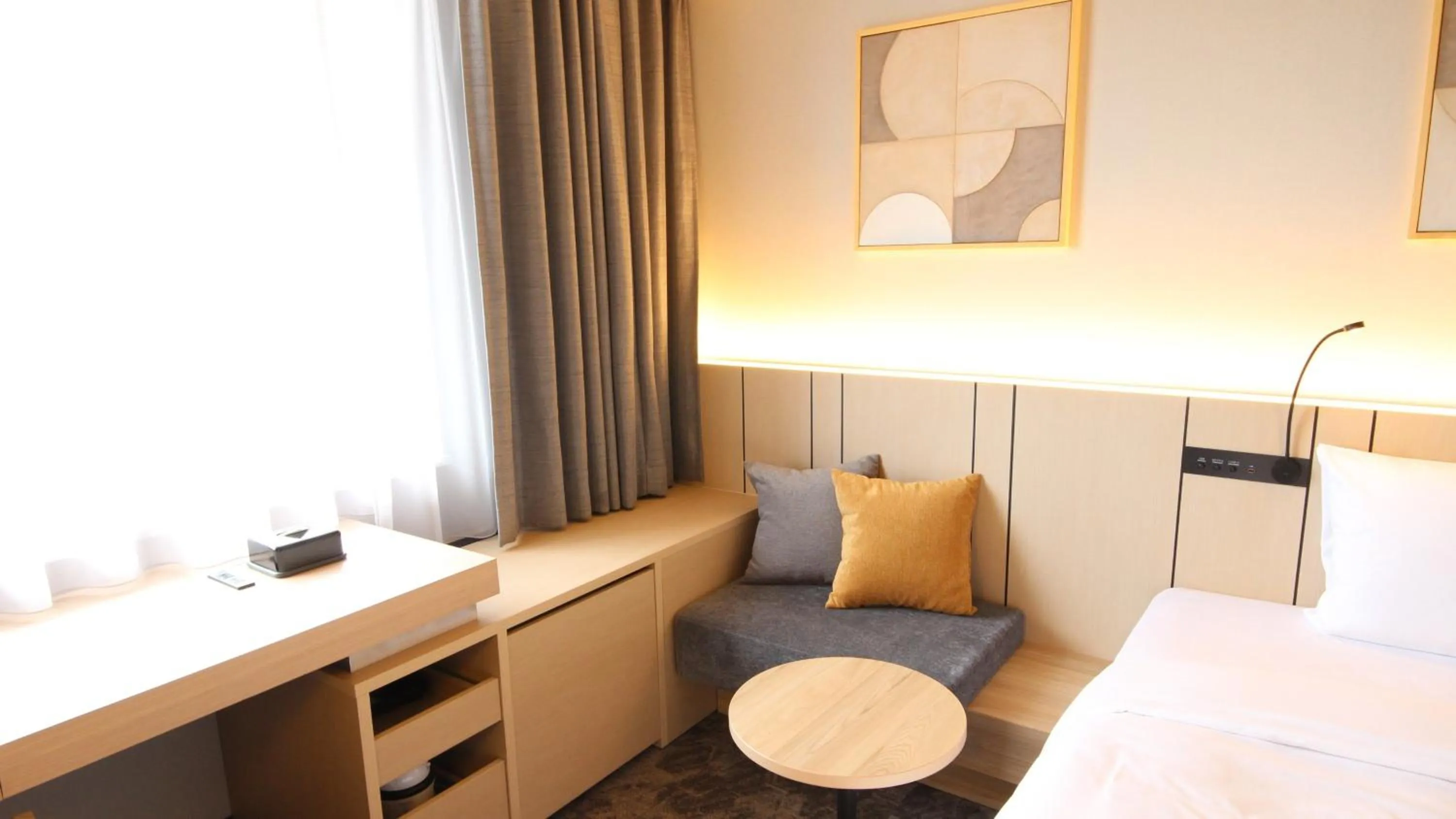 Photo of the whole room, Bed in ANA Holiday Inn Sendai by IHG