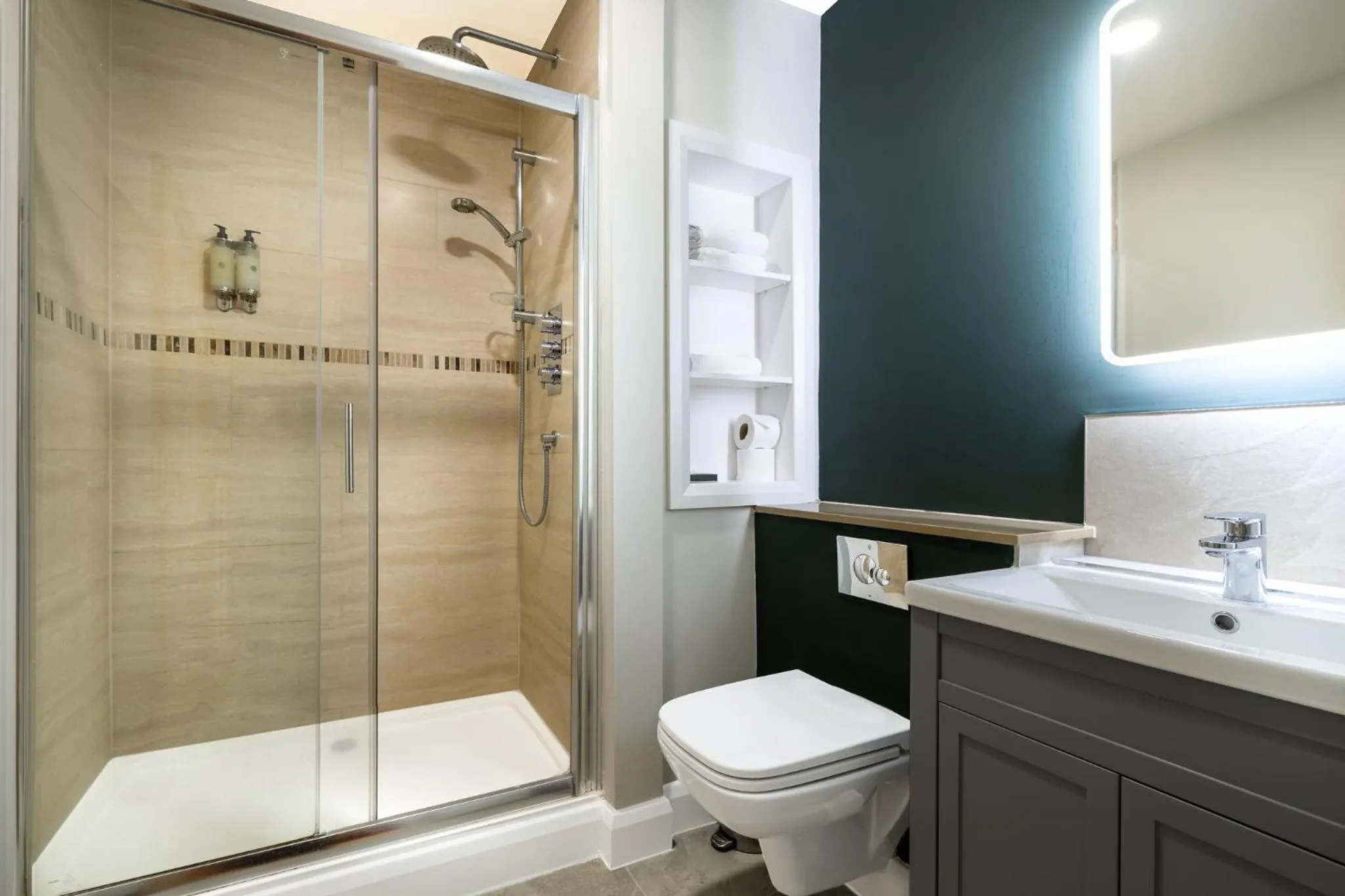 Shower in The Stones Hotel