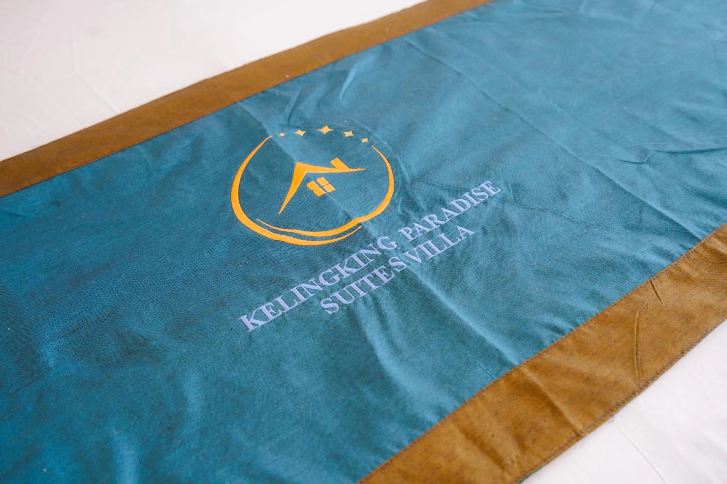 Logo/Certificate/Sign in Kelingking Paradise Suites Villa