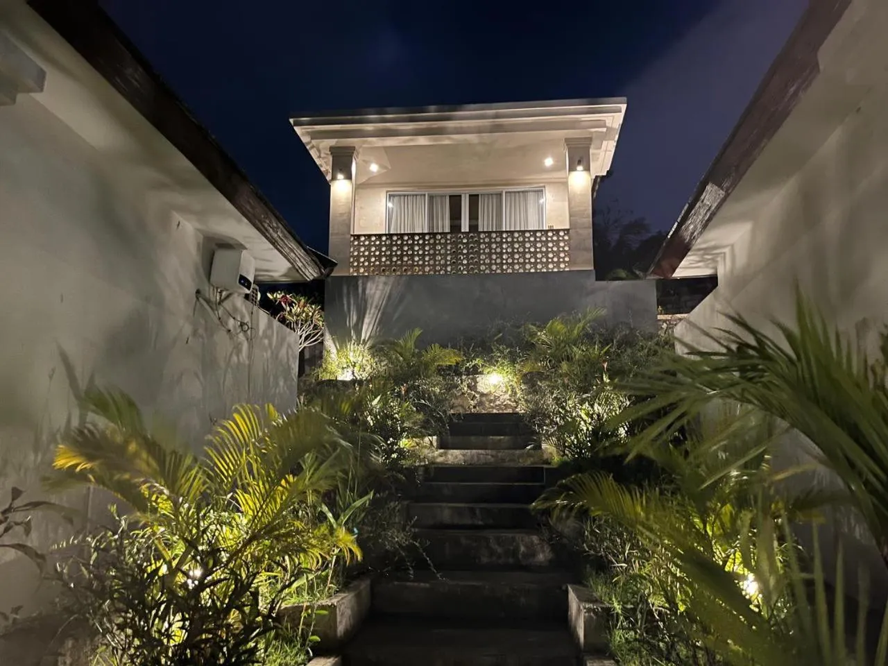 Property building in Kelingking Paradise Suites Villa