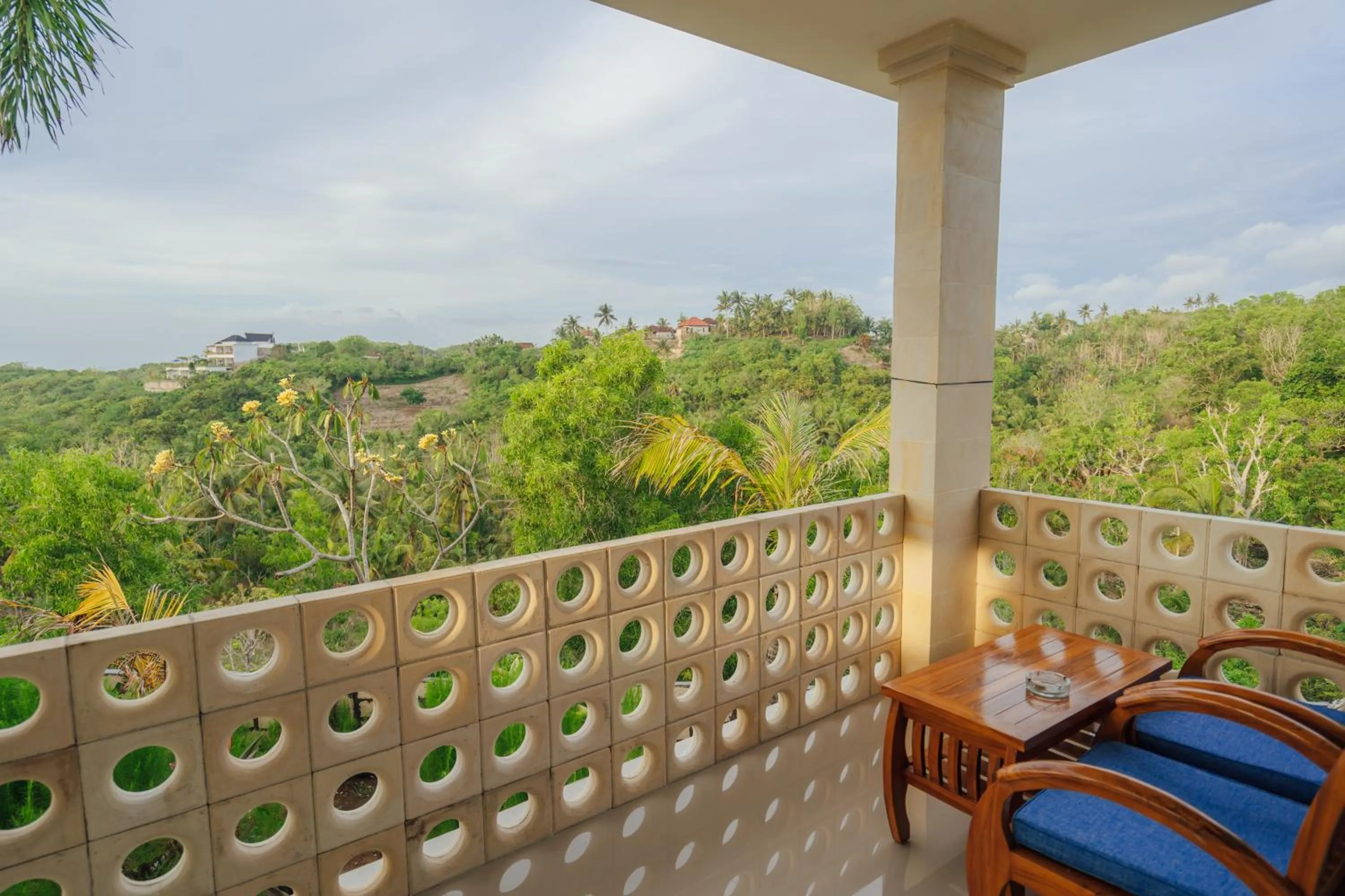 Natural landscape in Kelingking Paradise Suites Villa