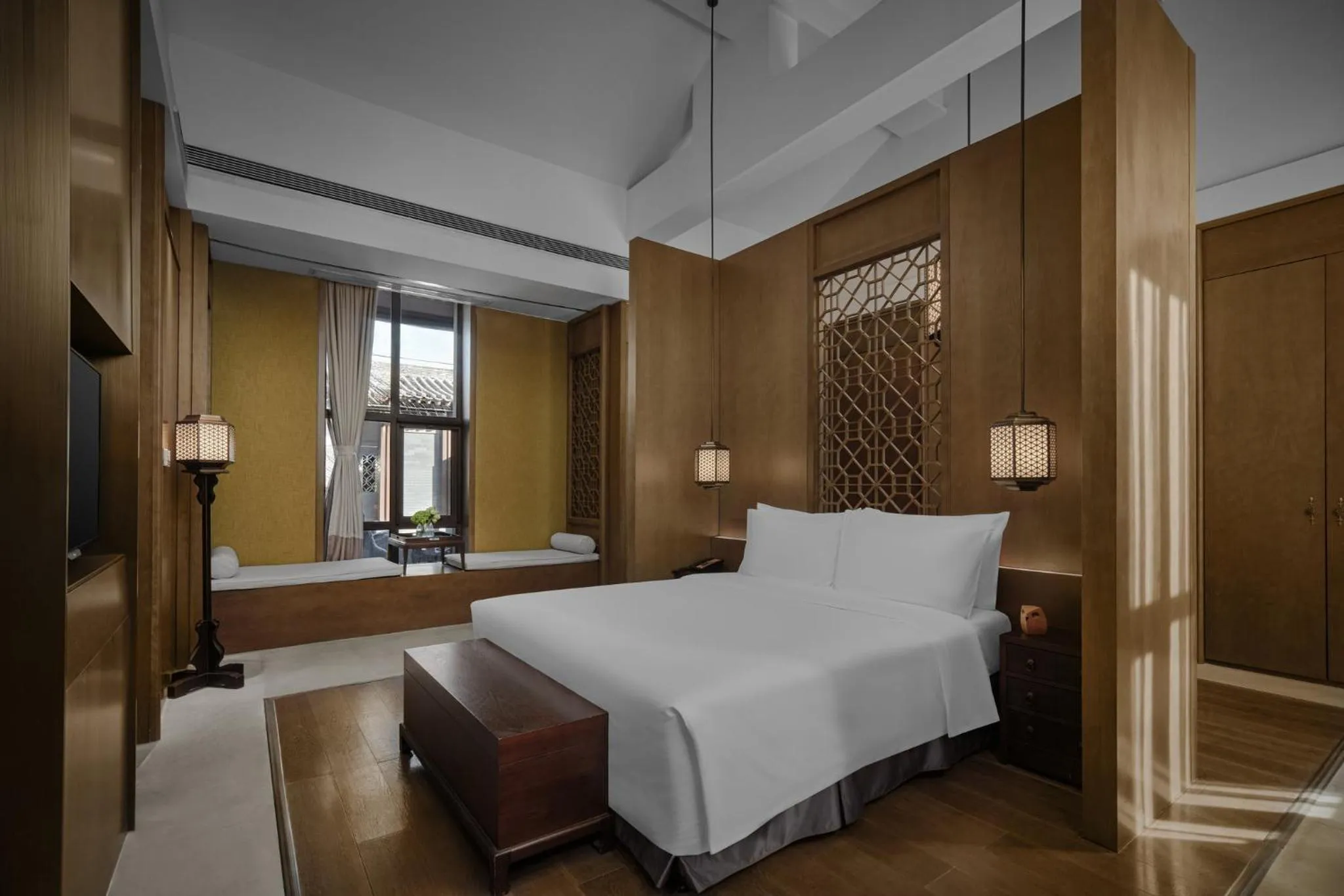 Photo of the whole room, Bed in voco Zhengzhou Garden Expo by IHG