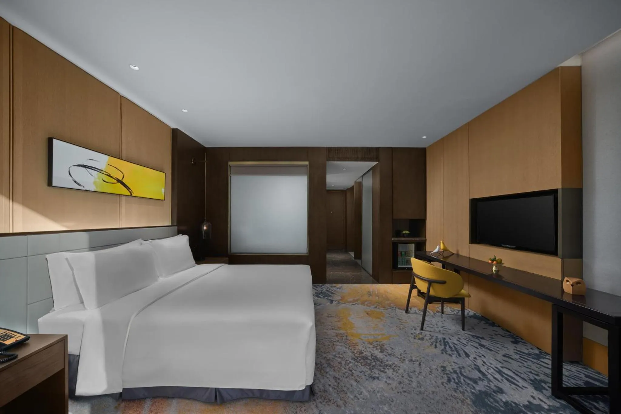 Photo of the whole room, Bed in voco Zhengzhou Garden Expo by IHG