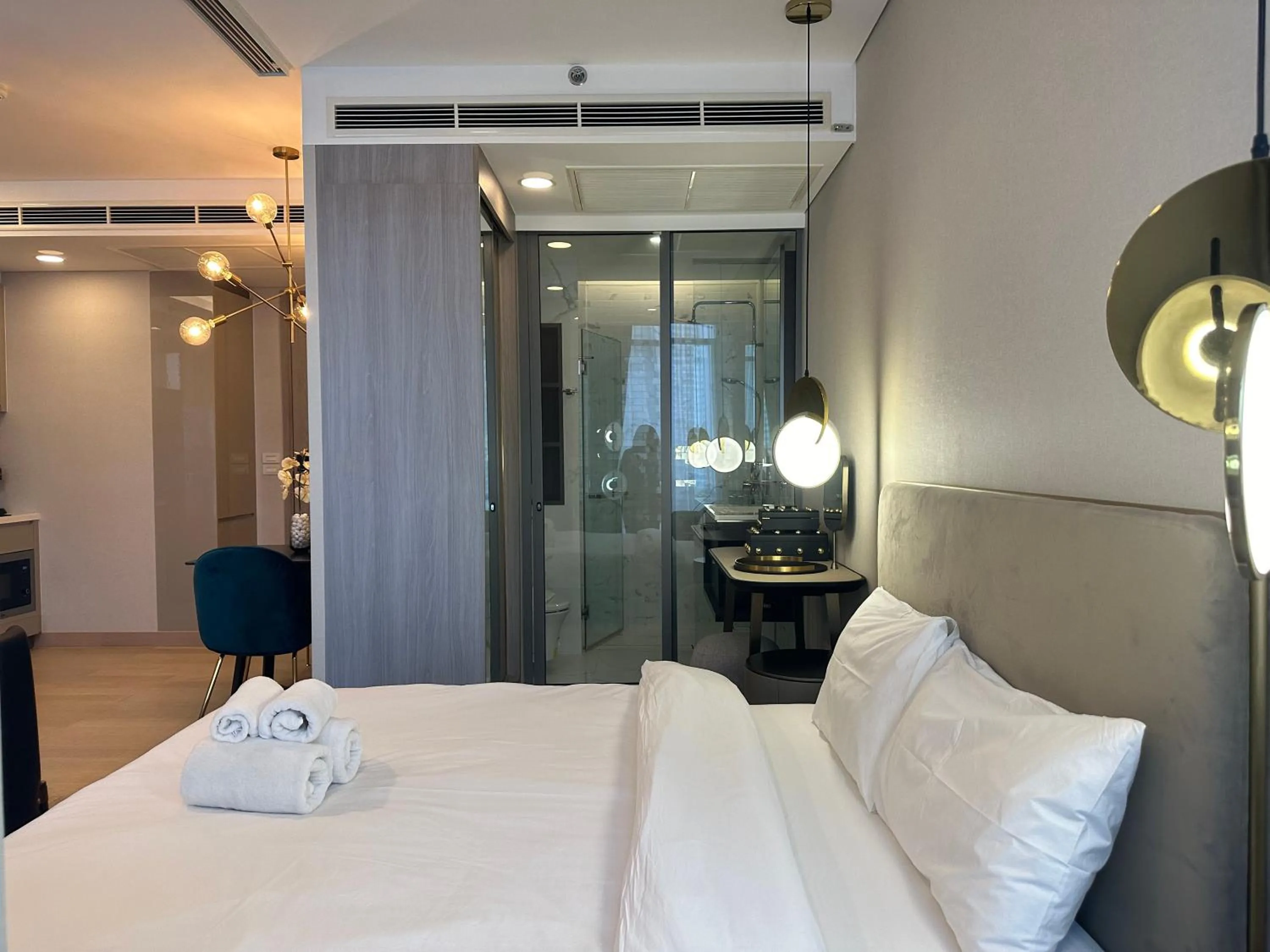 Bed in Siamese Exclusive Queens