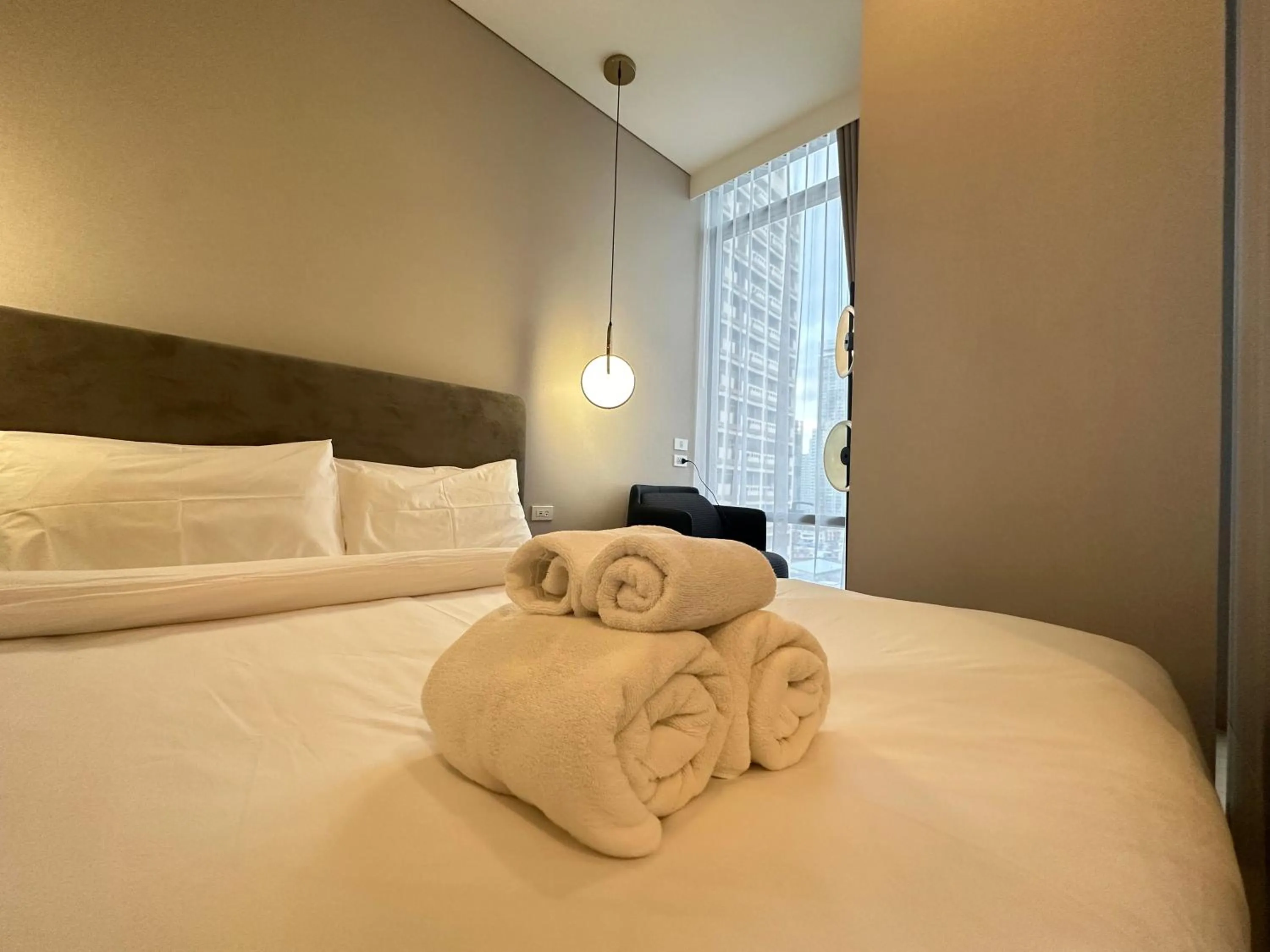 Bed in Siamese Exclusive Queens