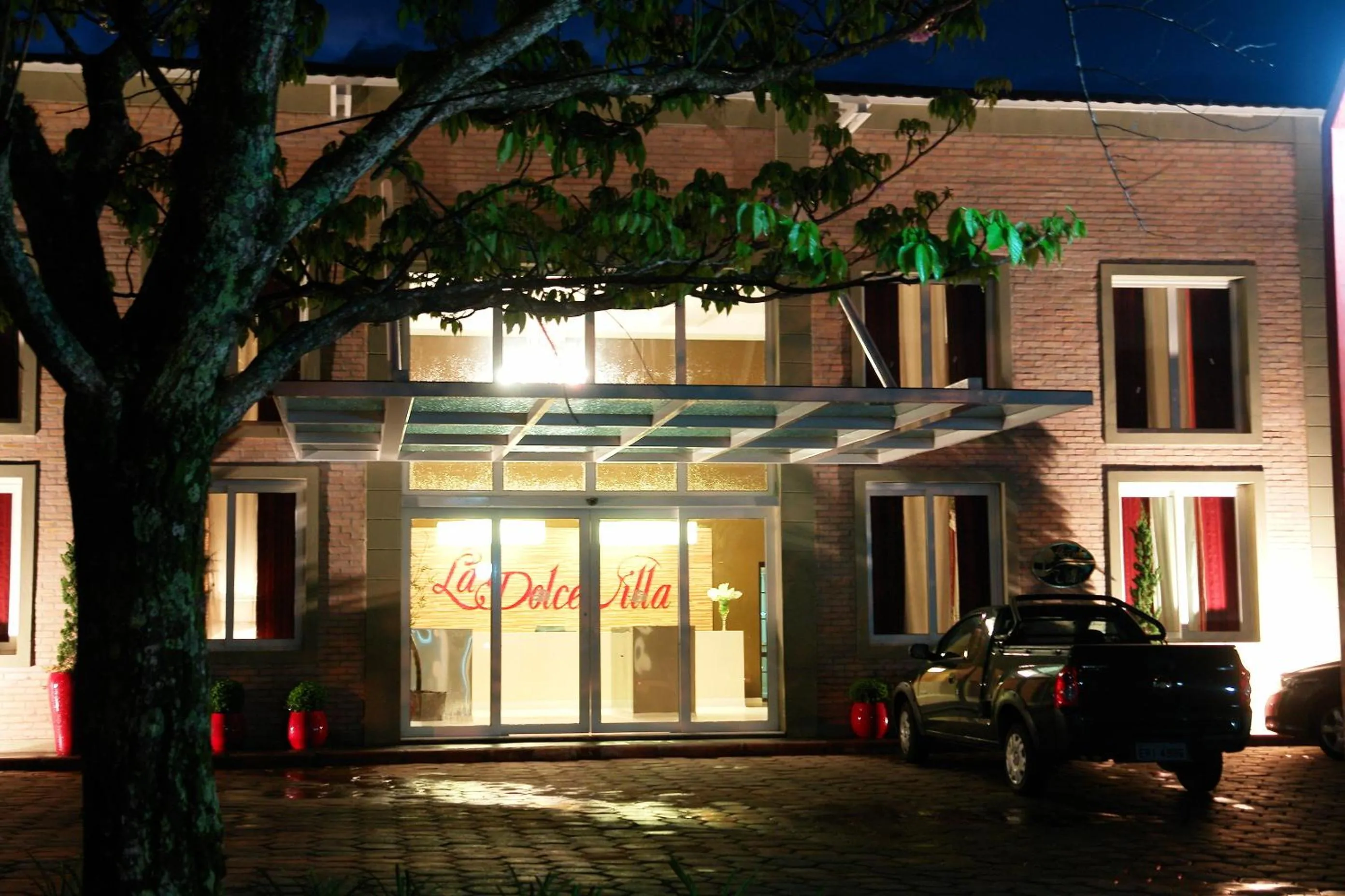 Facade/entrance in La Dolce Villa