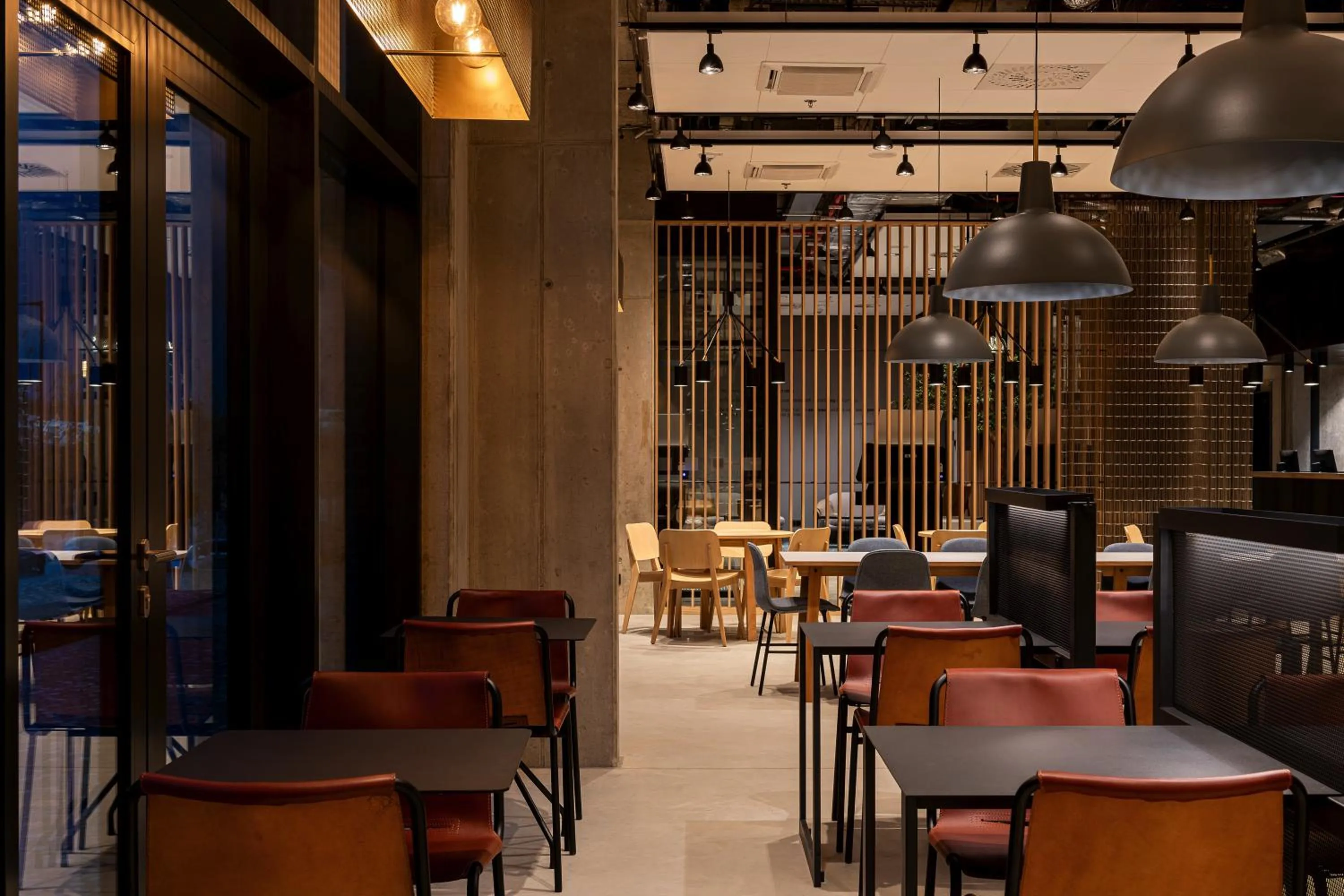 Restaurant/places to eat in Zleep Hotel Frankfurt Airport Kelsterbach