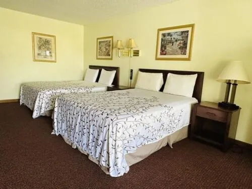 Bed in Four Seasons Lodging