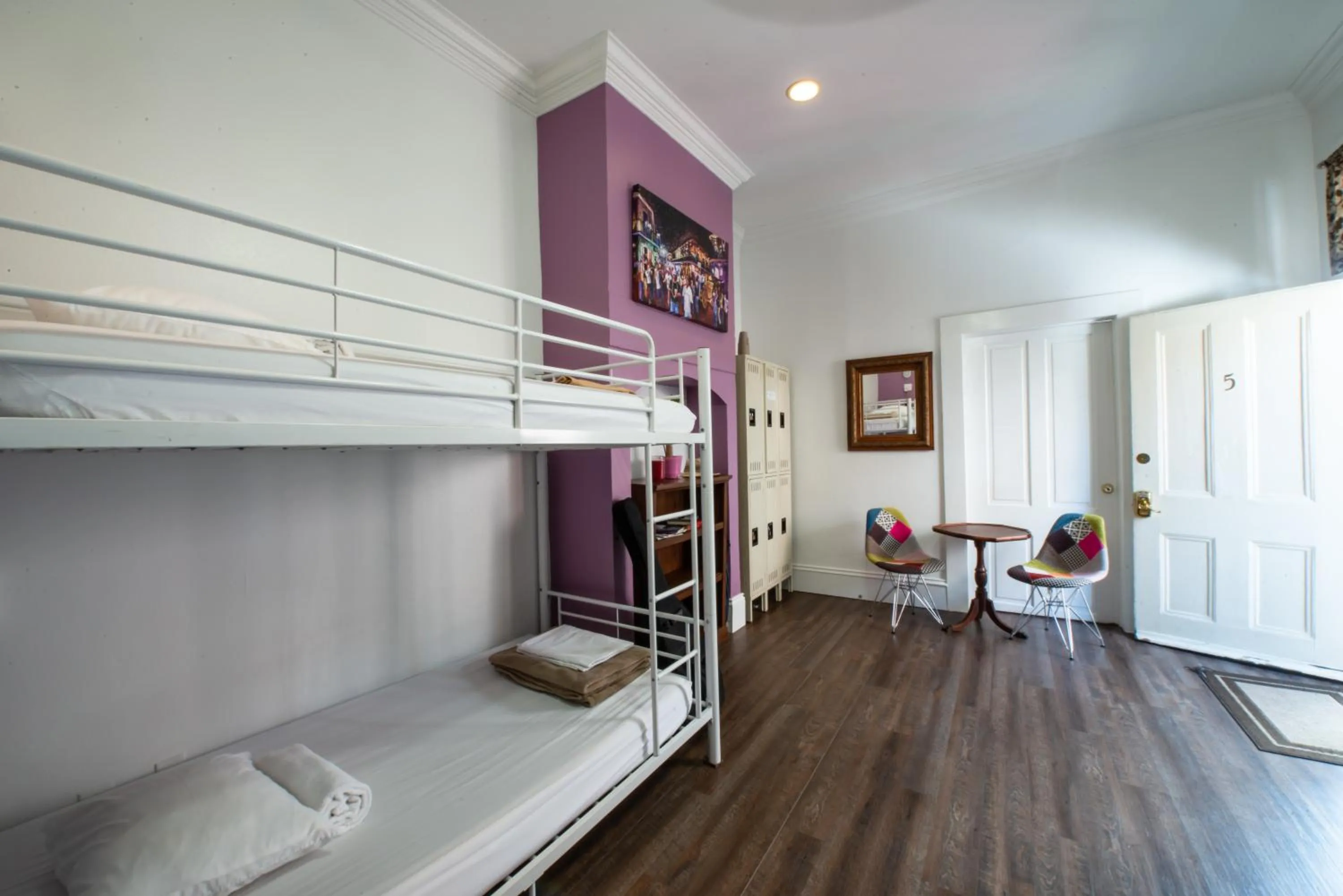 bunk bed, Bed in HOSTEL Auberge NOLA