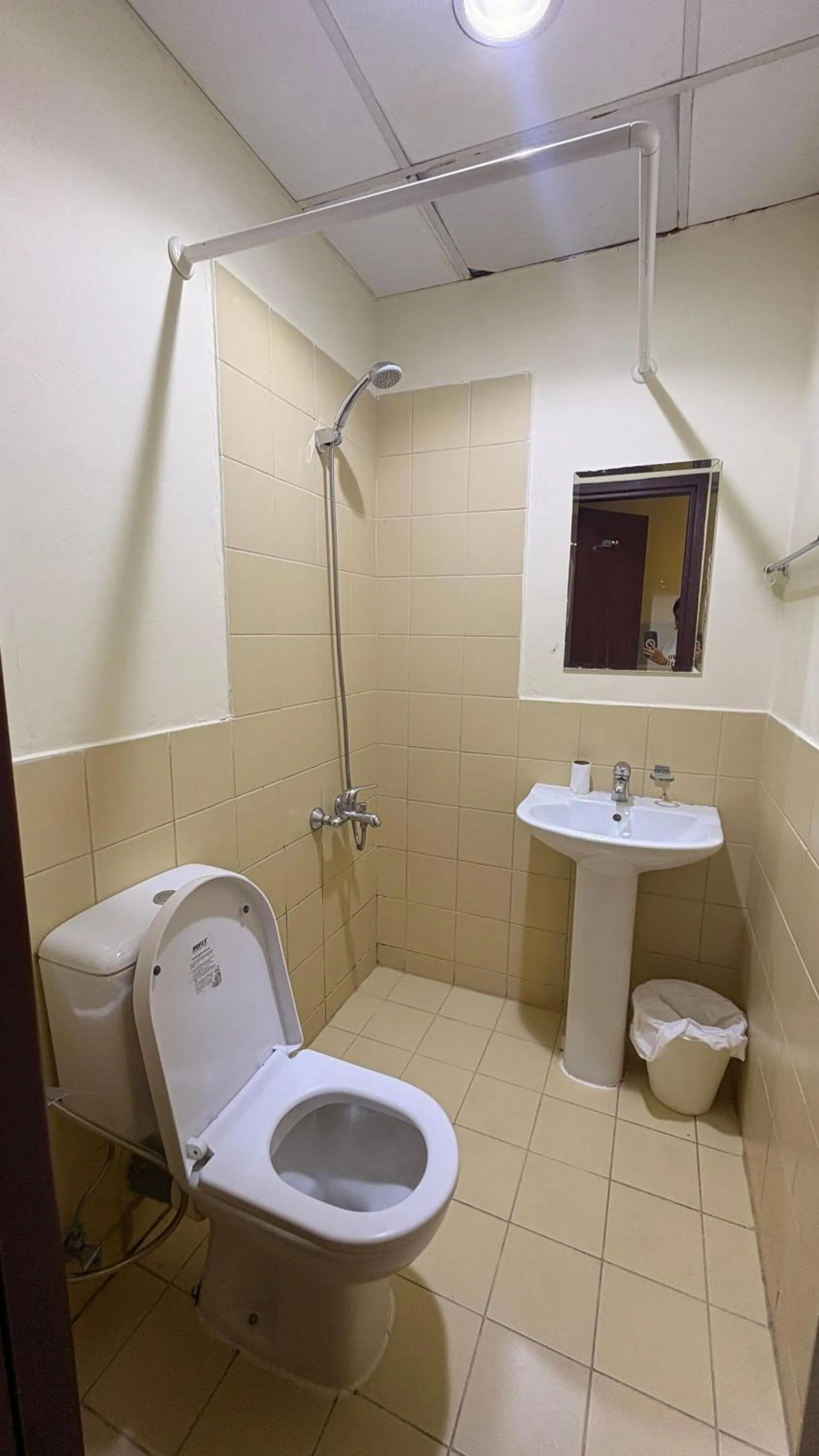 Toilet in Route 66 Beach Hostel