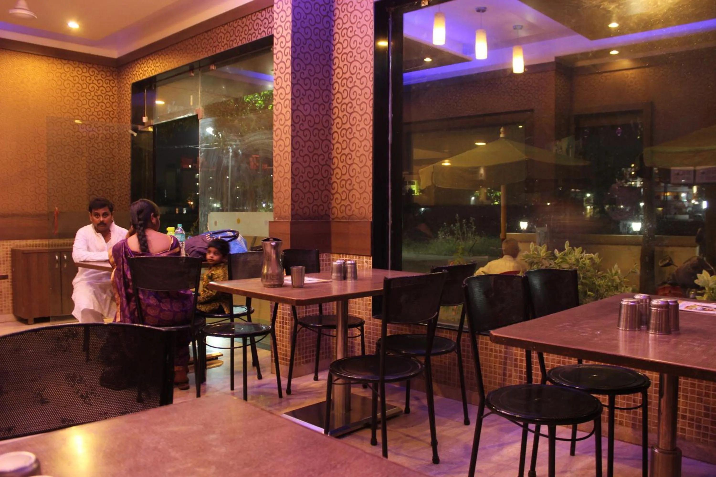 Restaurant/places to eat in Hotel Laxmibai Palace- Only 300 miter from Sai Baba Temple!!!!