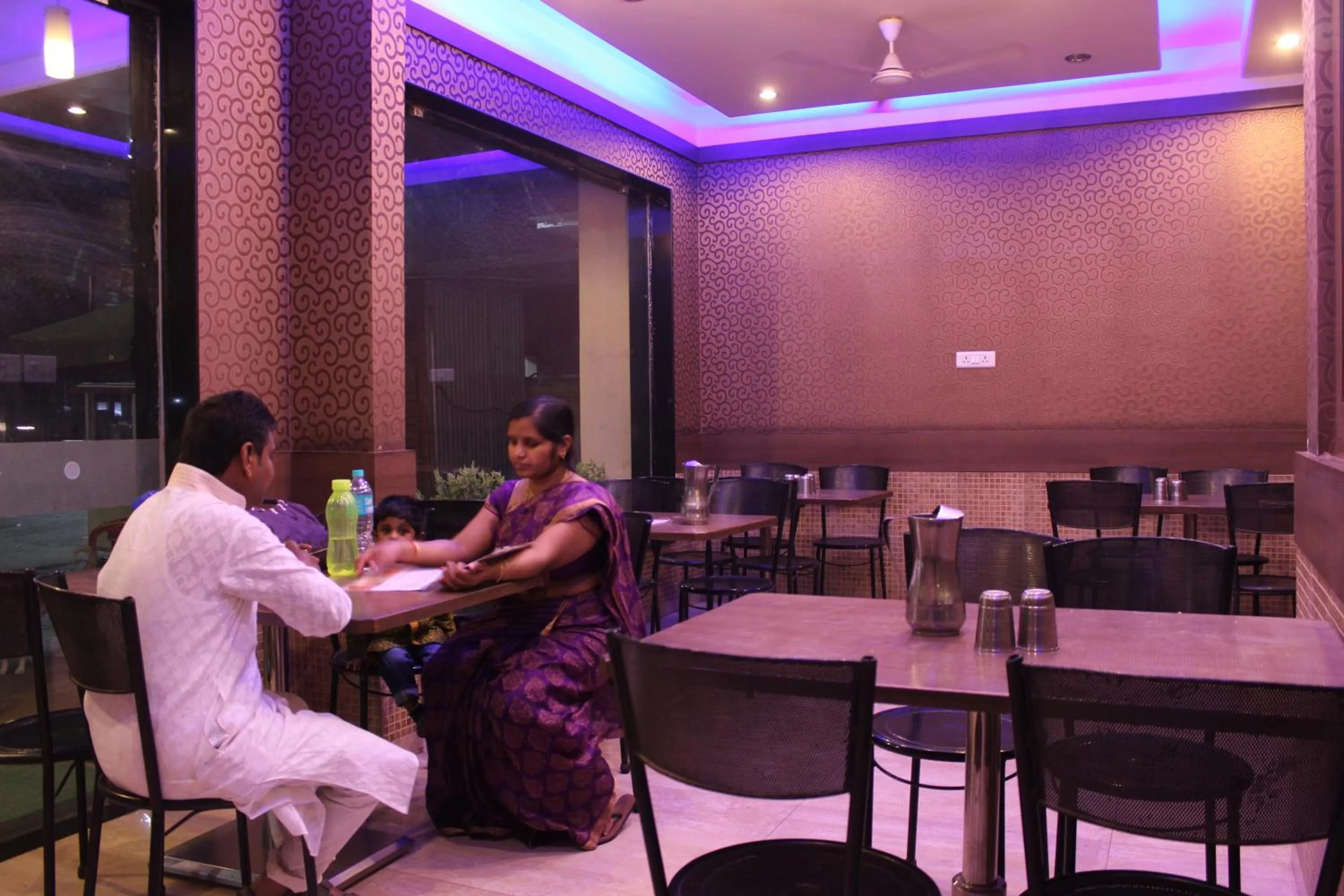 Restaurant/places to eat in Hotel Laxmibai Palace- Only 300 miter from Sai Baba Temple!!!!