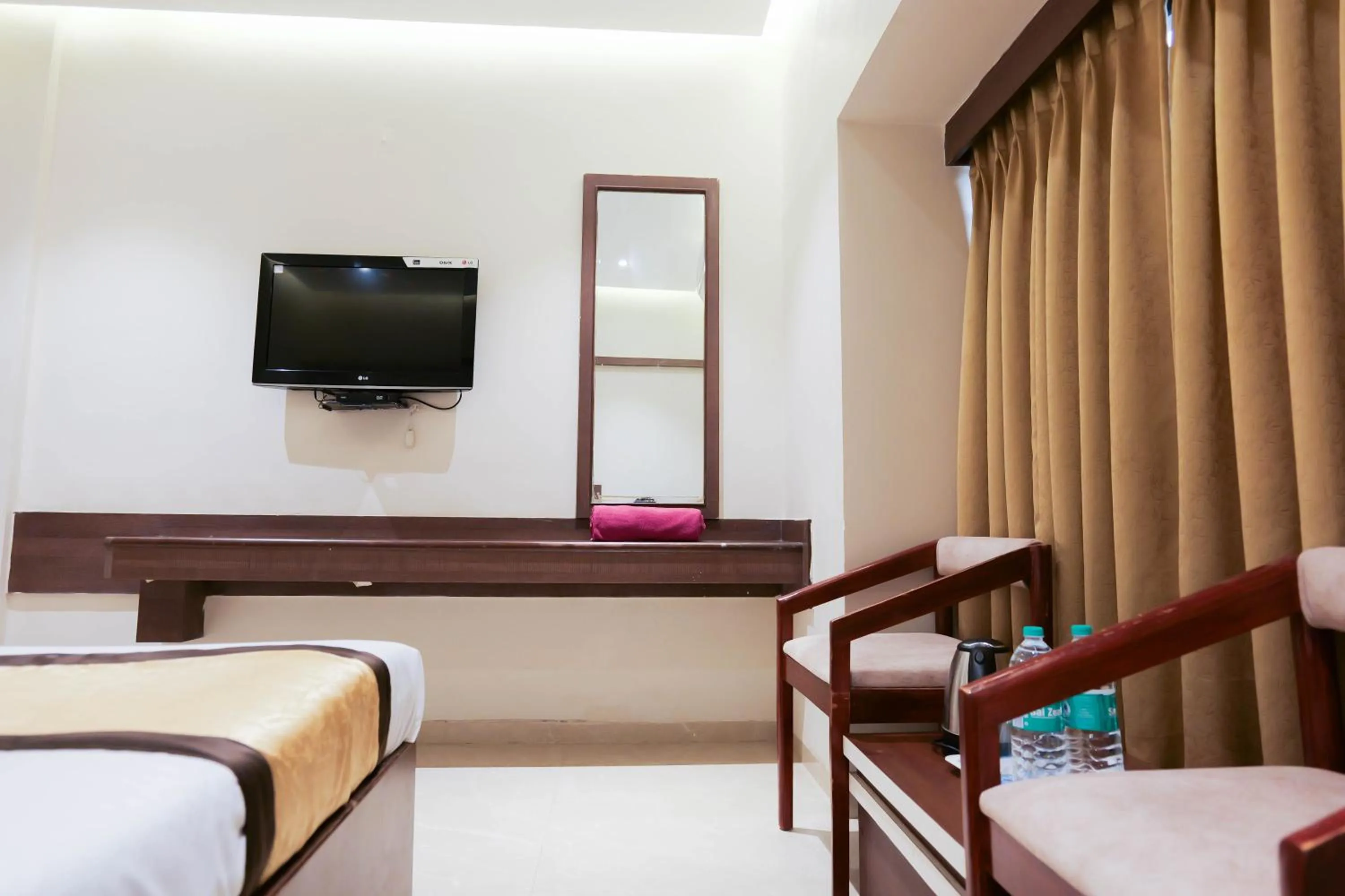 Bed in Hotel Laxmibai Palace- Only 300 miter from Sai Baba Temple!!!!