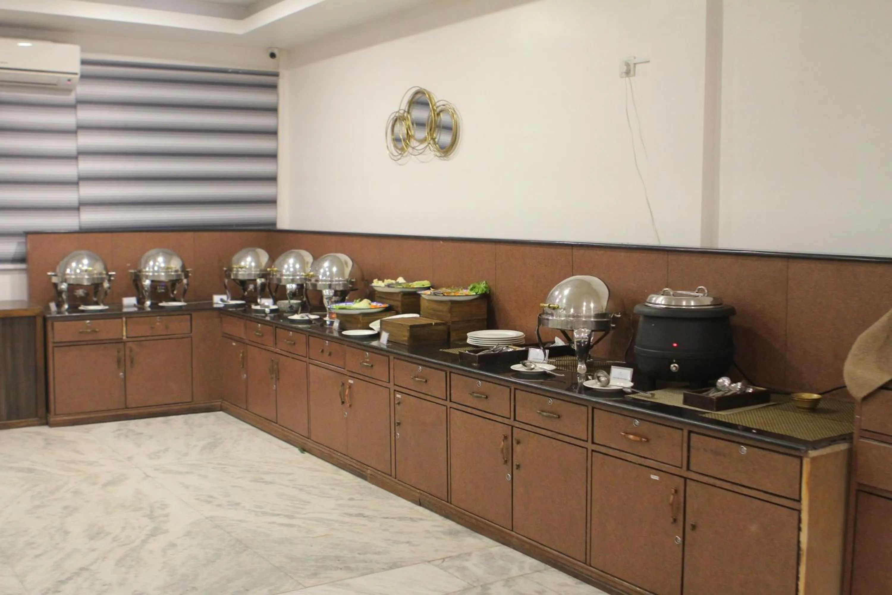 Restaurant/places to eat in Vannasut Hotel and Spa