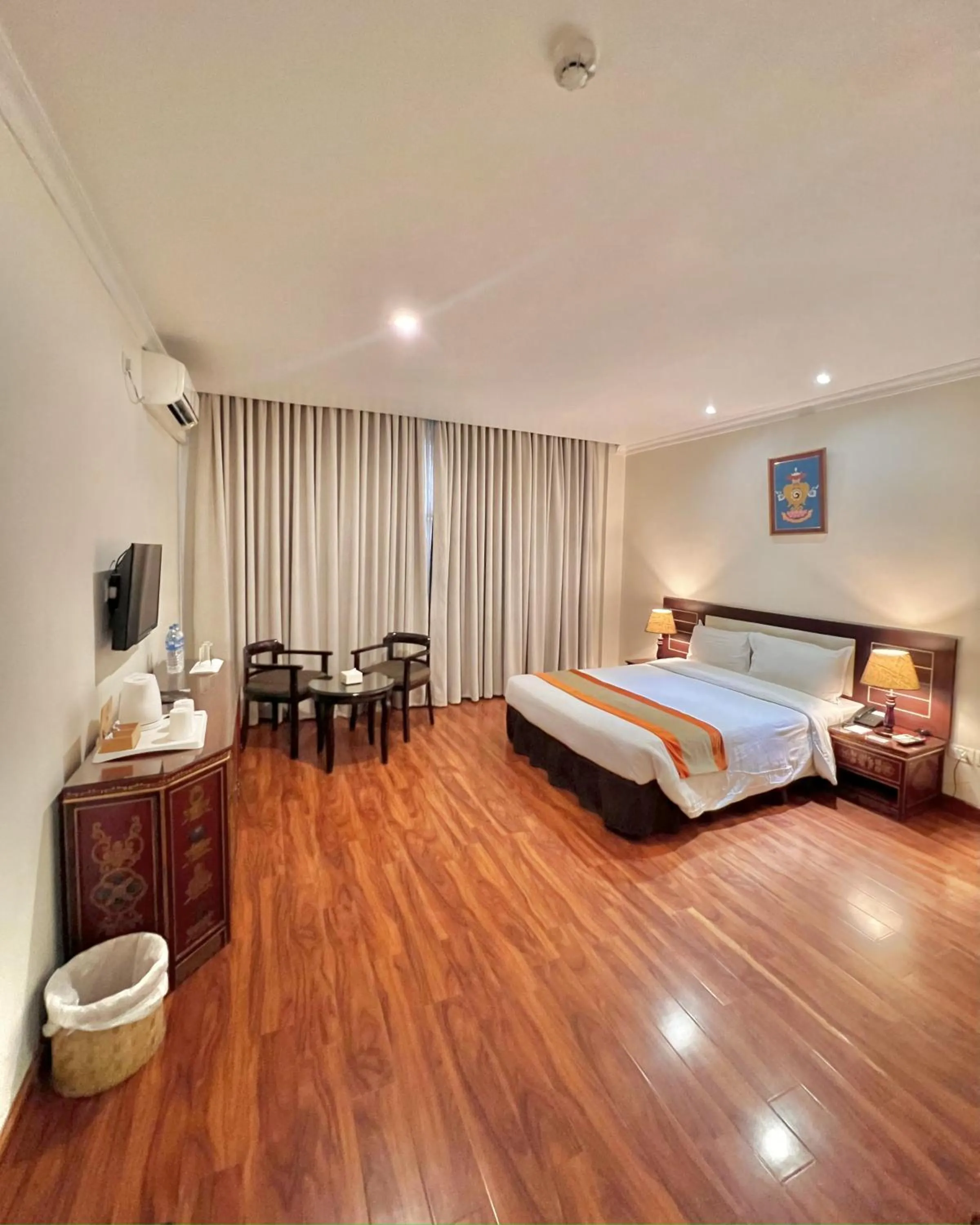 Photo of the whole room, Bed in Vannasut Hotel and Spa