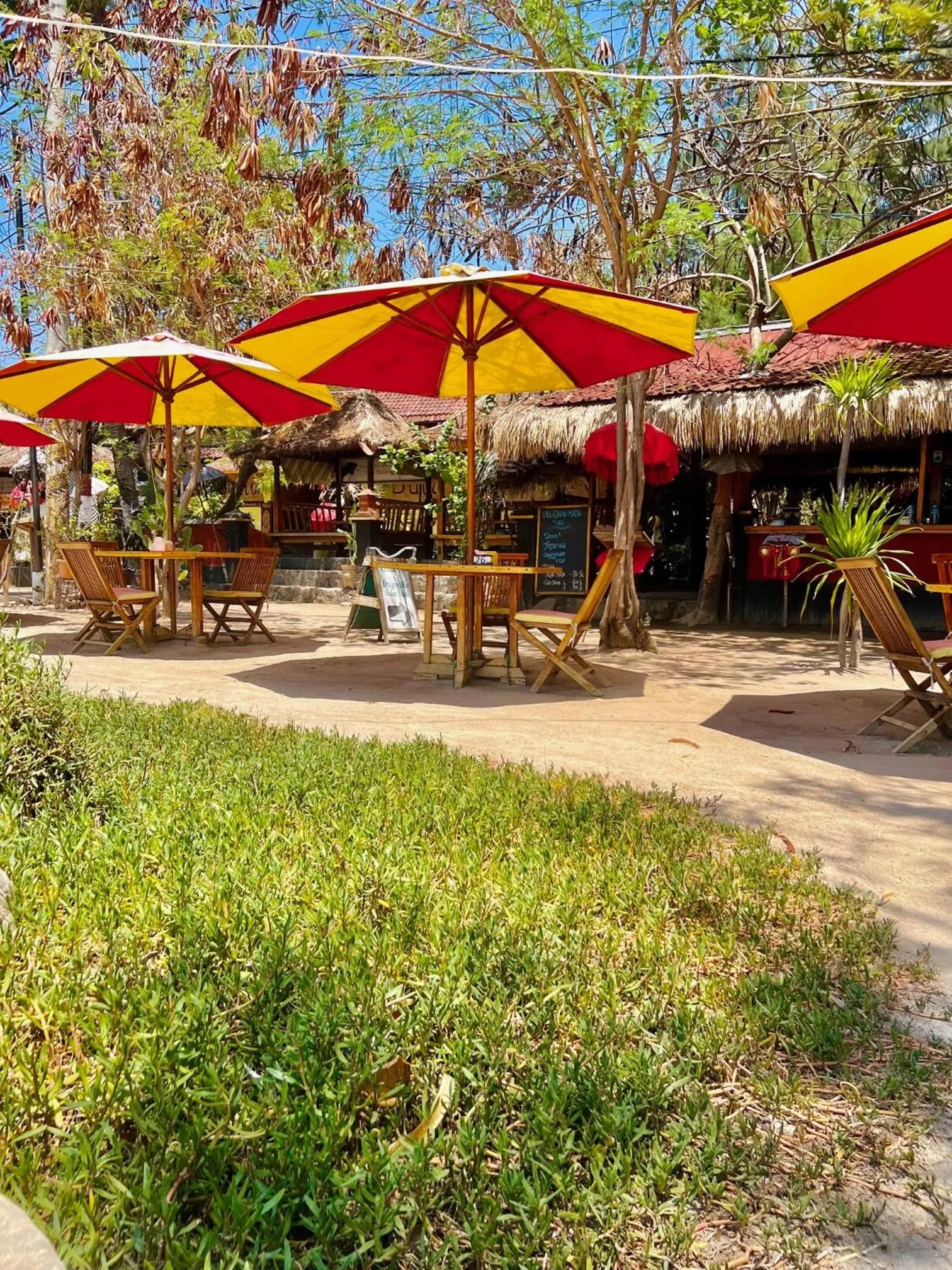 Restaurant/places to eat in Villa Bulan Madu Gili Air
