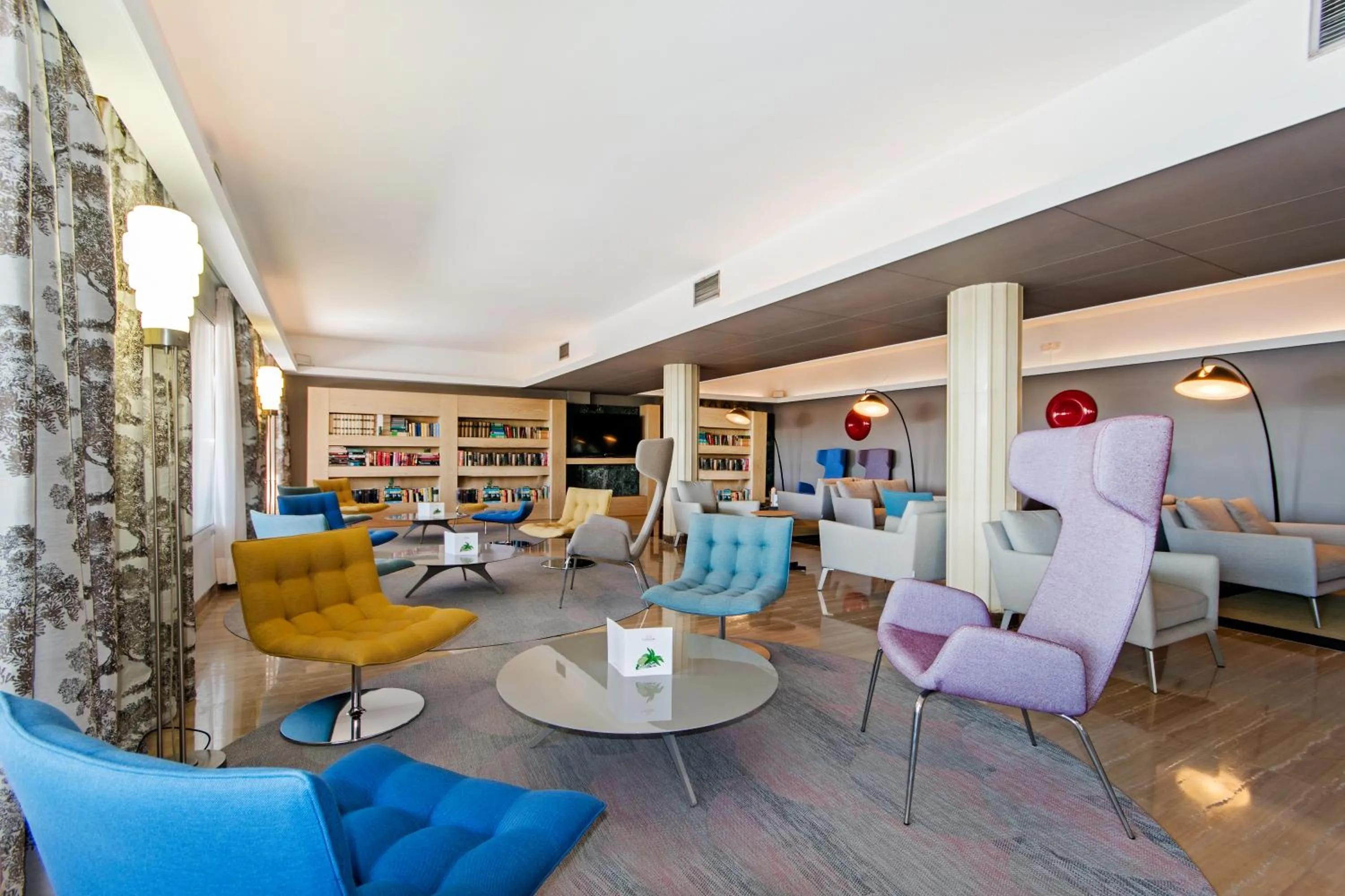 Communal lounge/ TV room in Hotel Coronado Thalasso & Spa