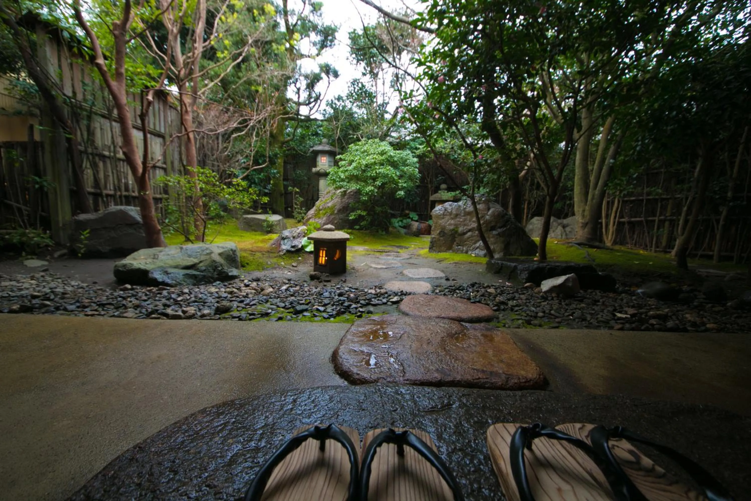 Photo of the whole room in Yakakutei