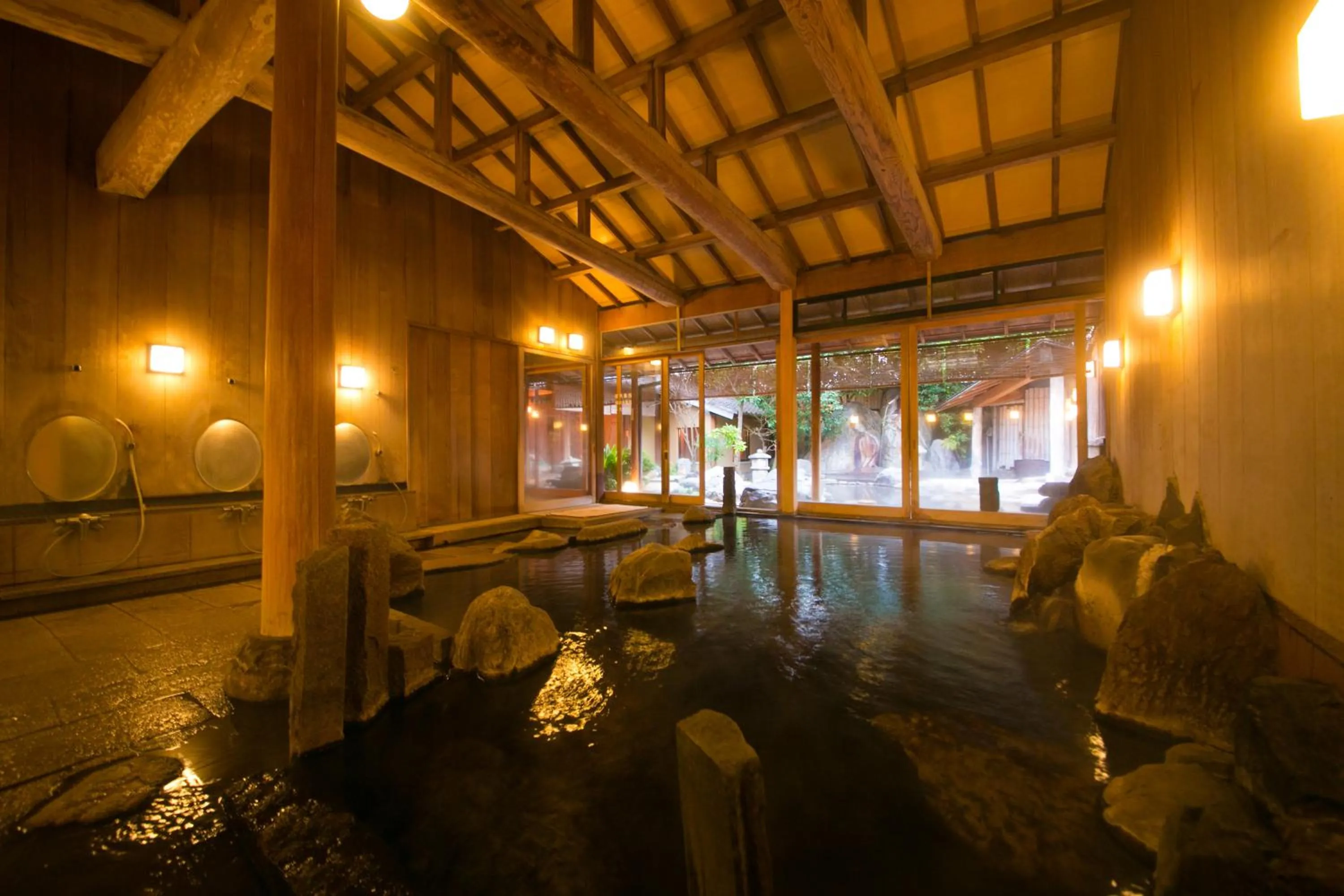 Hot Spring Bath in Yakakutei