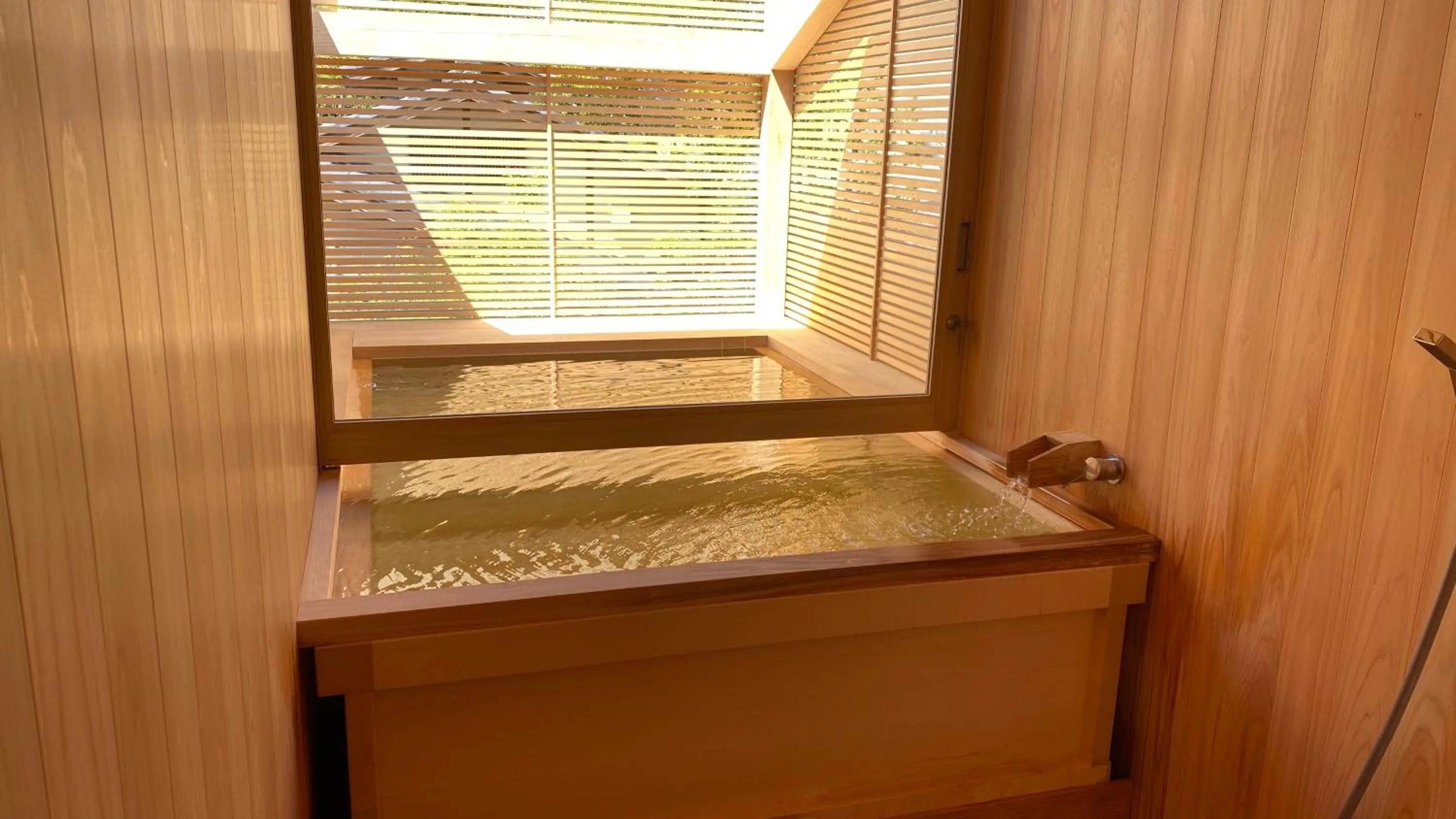 Bathroom in Yakakutei