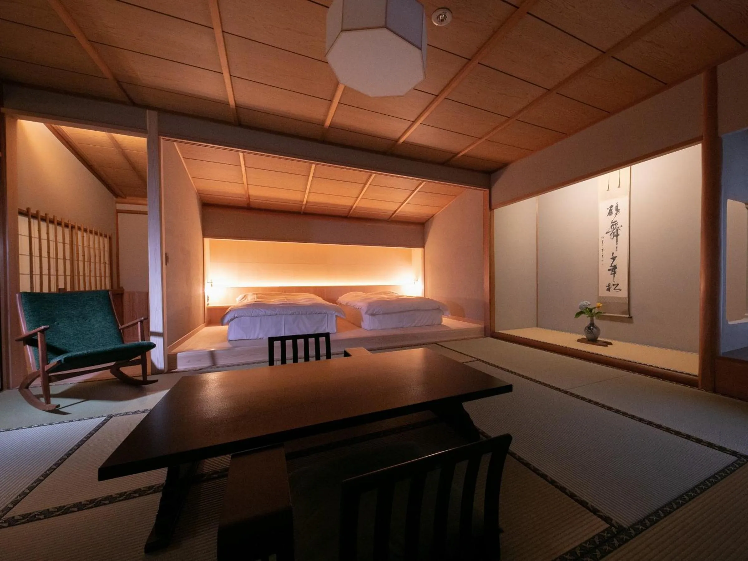 Photo of the whole room, Bed in Yakakutei