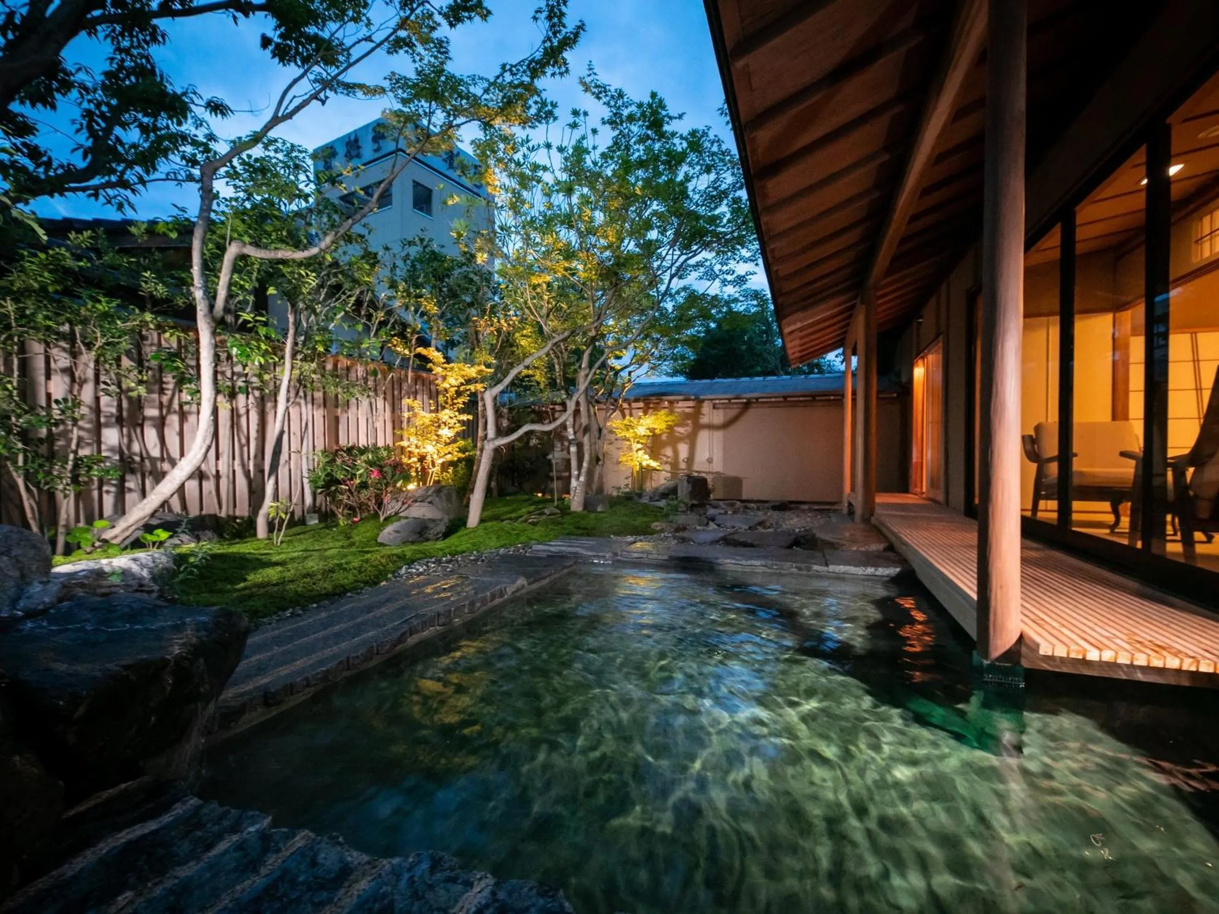 Open Air Bath in Yakakutei