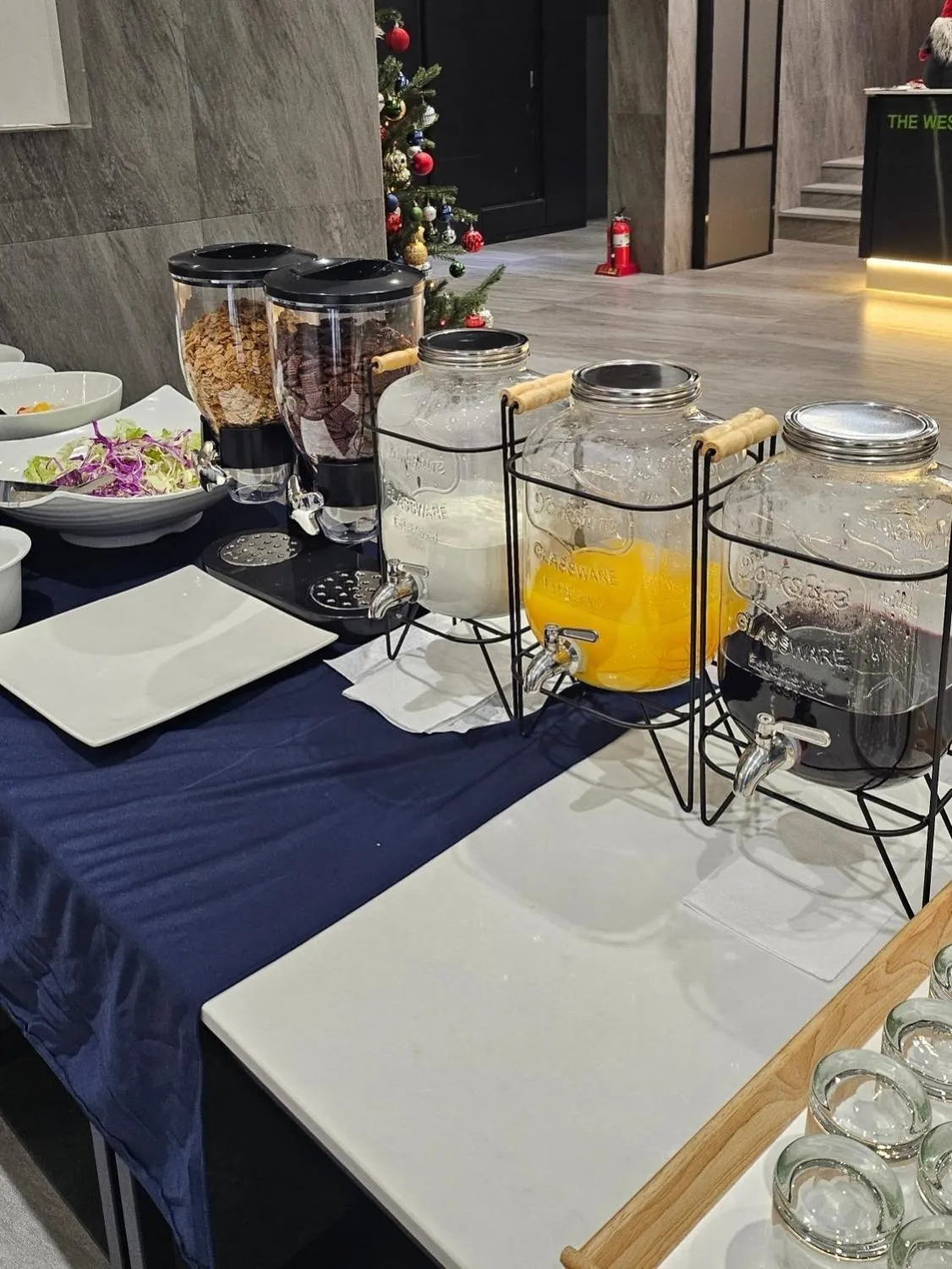 Restaurant/places to eat in The Western Busan Hotel By STAYNEO