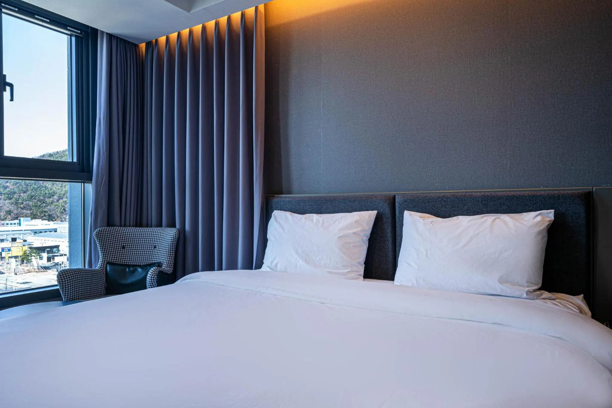 Photo of the whole room, Bed in The Western Busan Hotel By STAYNEO